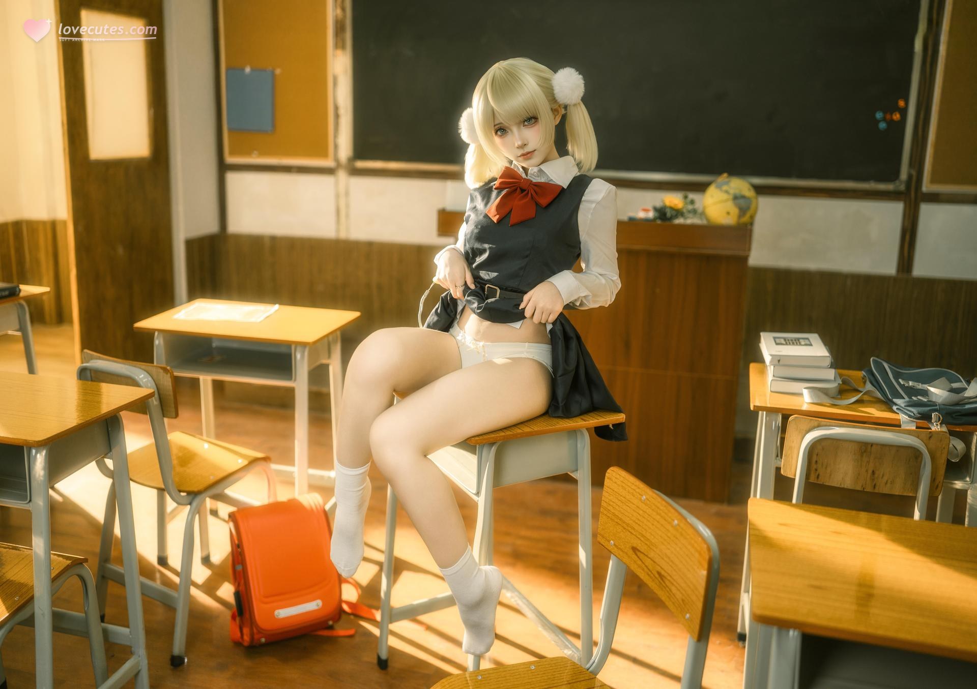 [cosplay] Bangni邦尼 - 时雨羽衣：教室白絲制服 比基尼美腿還原 87P