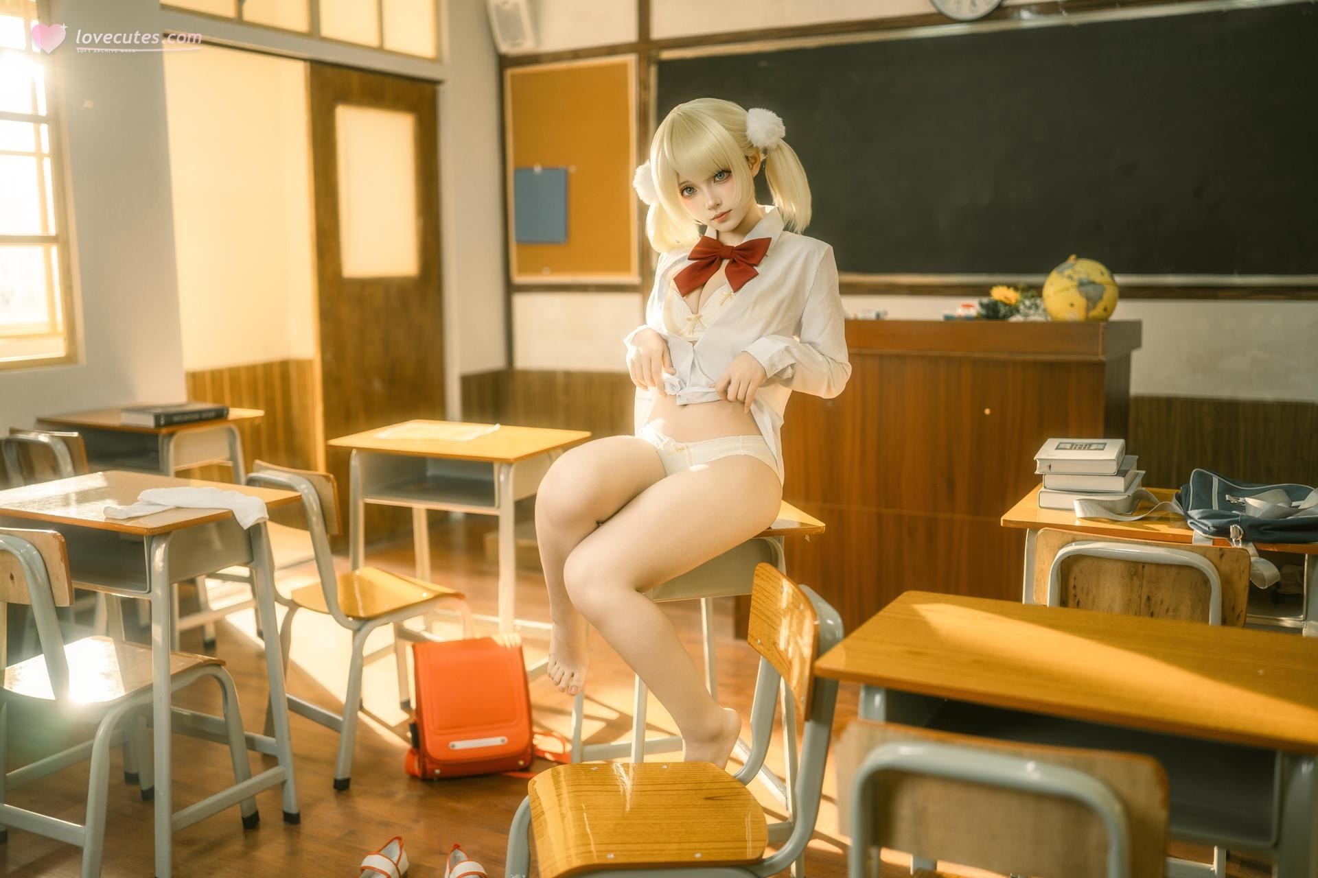 [cosplay] Bangni邦尼 - 时雨羽衣：教室白丝制服 比基尼美腿还原 87P