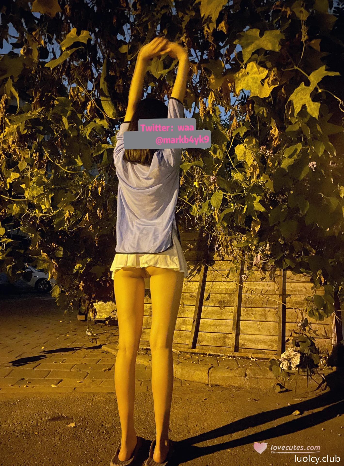 [Private Room] Eeee_kram - outdoor exposure theme, shaved styling, private photos, hip-focused poses, video extras 126P20V