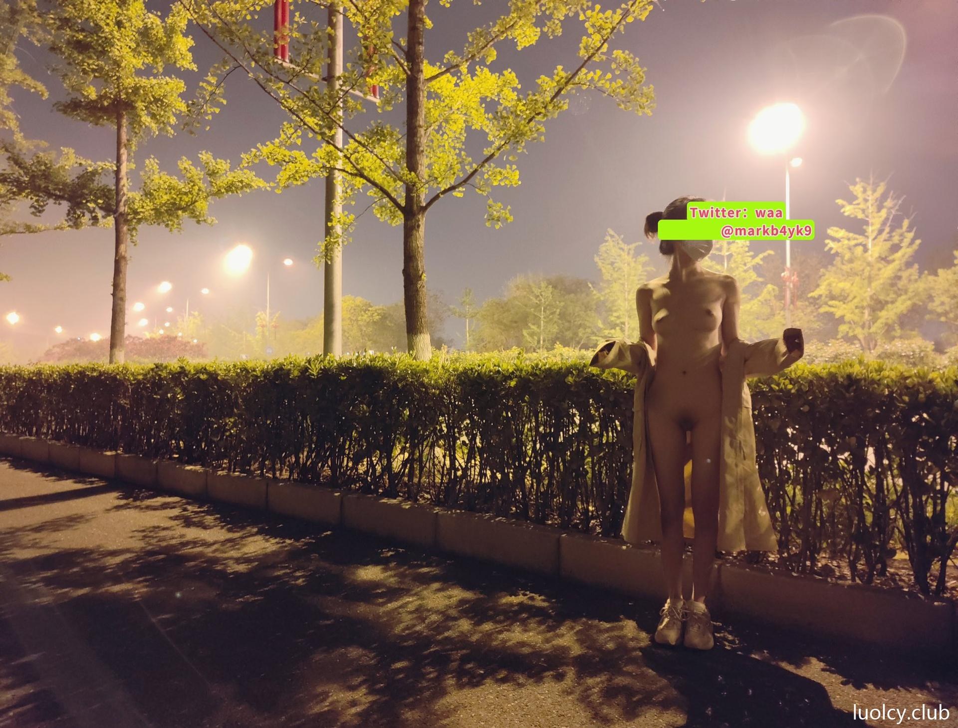 [Private Room] Eeee_kram - outdoor exposure theme, shaved styling, private photos, hip-focused poses, video extras 126P20V