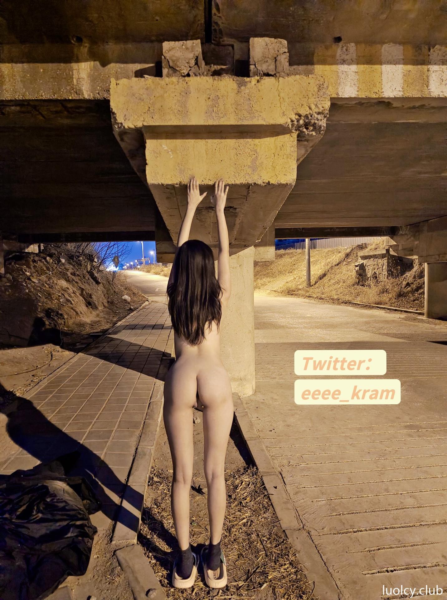 [Private Room] Eeee_kram - outdoor exposure theme, shaved styling, private photos, hip-focused poses, video extras 126P20V