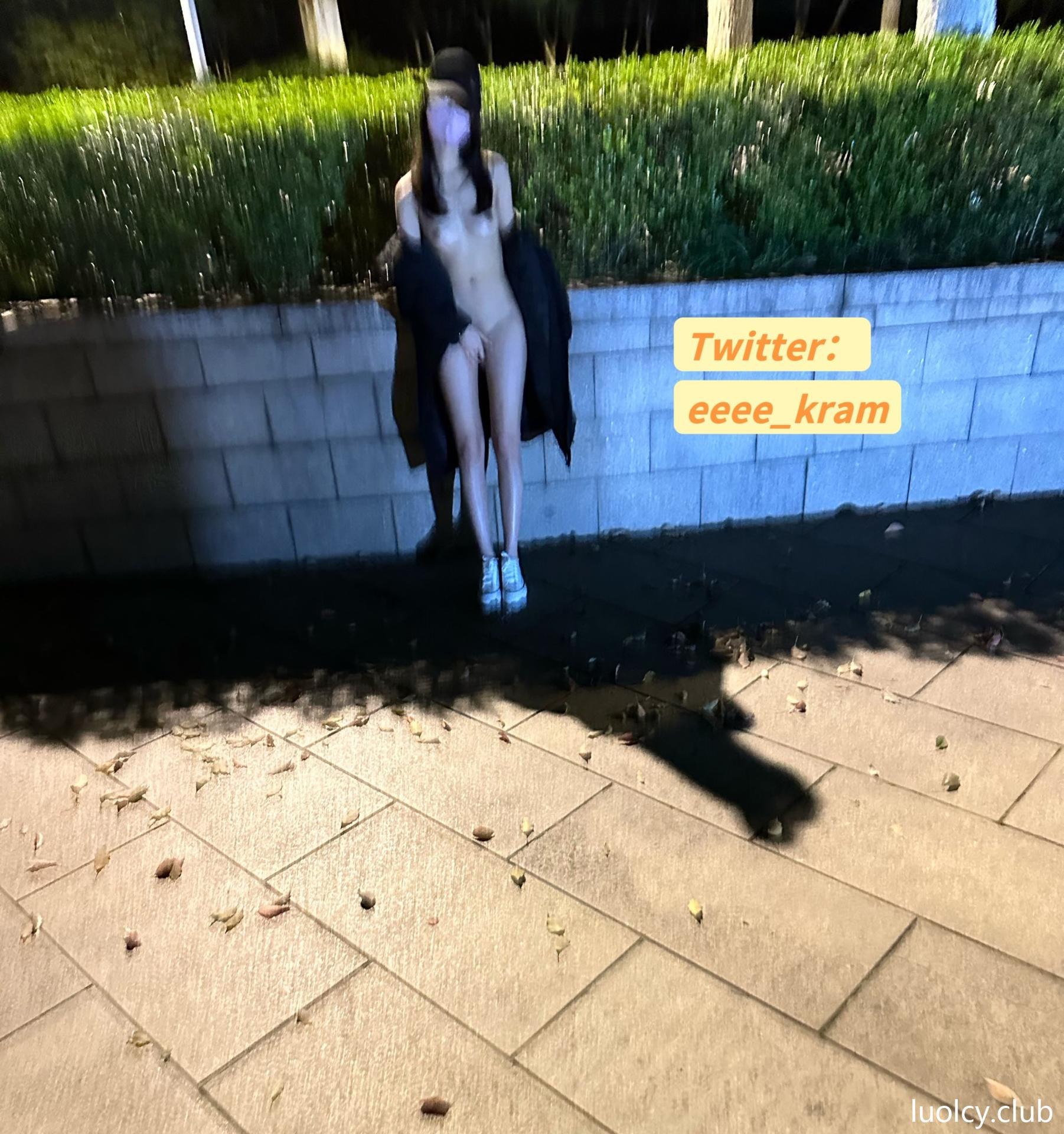 [私房] Eeee_kram - 白虎戶外私拍：戶外露出白虎私房 美臀大尺度 126P20V