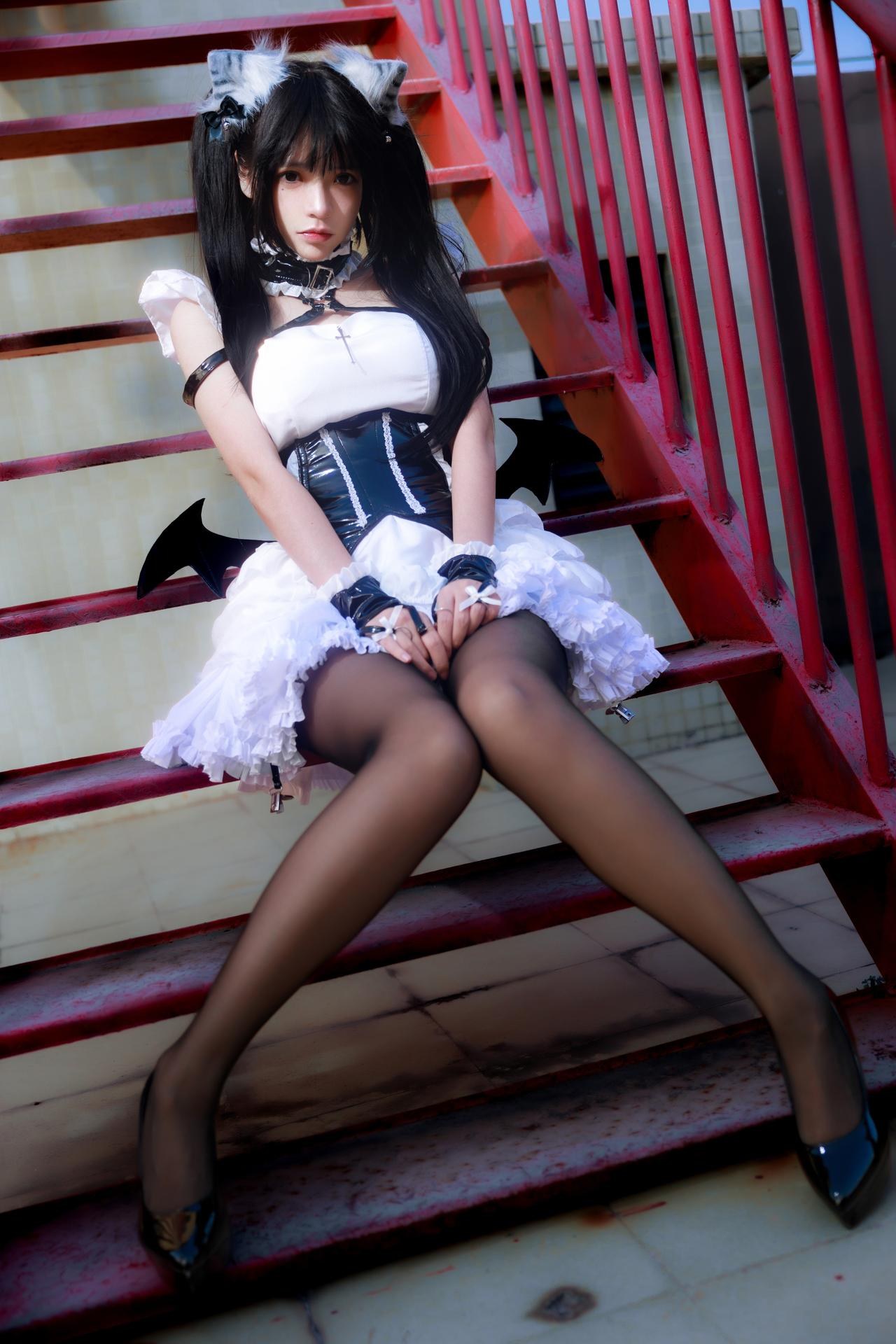 [Photo Set] Fengmao ss - MissKON coser maid, black stockings, uniform styling, leg-focused poses 40P