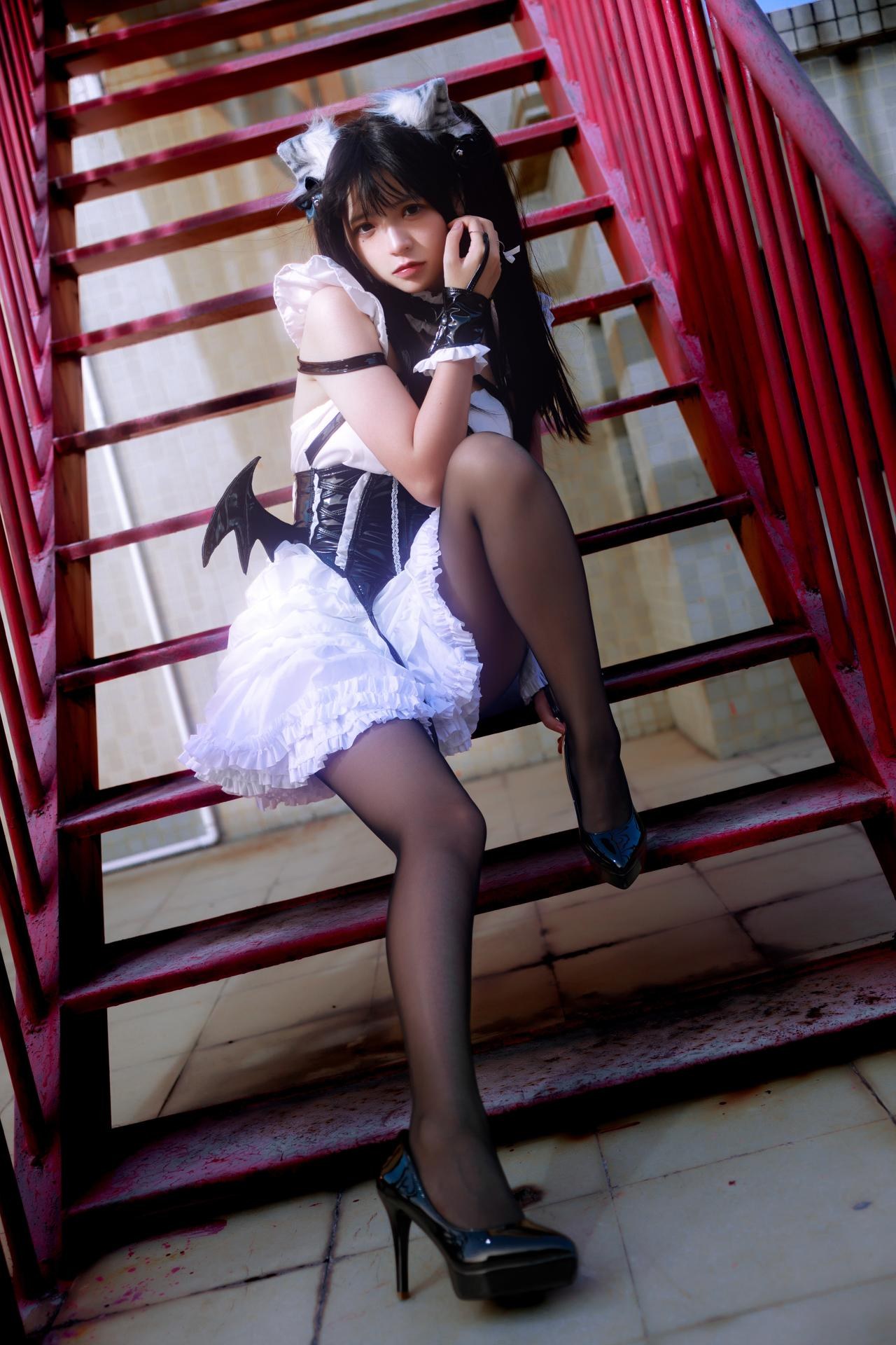 [Photo Set] Fengmao ss - MissKON coser maid, black stockings, uniform styling, leg-focused poses 40P
