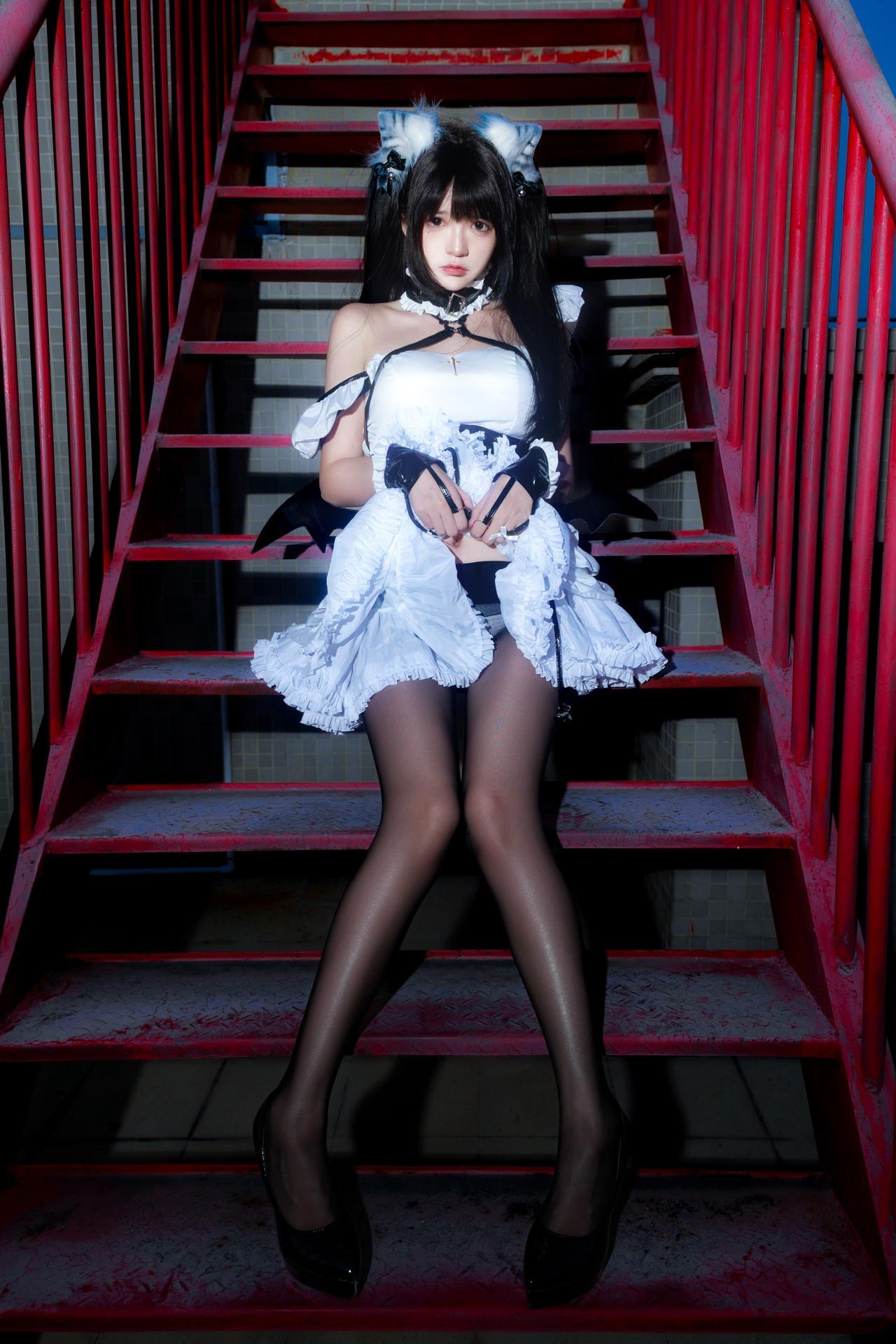 [Photo Set] Fengmao ss - MissKON coser maid, black stockings, uniform styling, leg-focused poses 40P