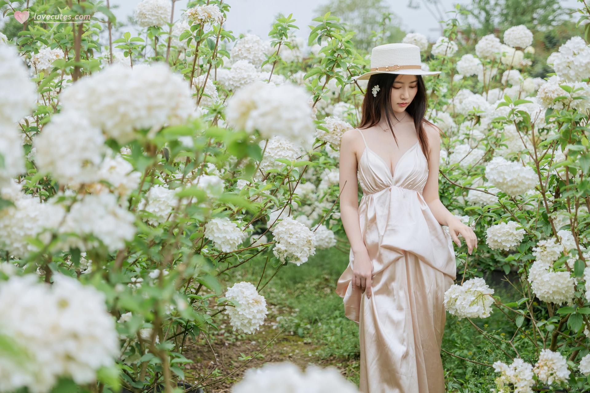 [Photo Set] Nnian bộ ảnh outdoor shoot, leg-focused poses 82P