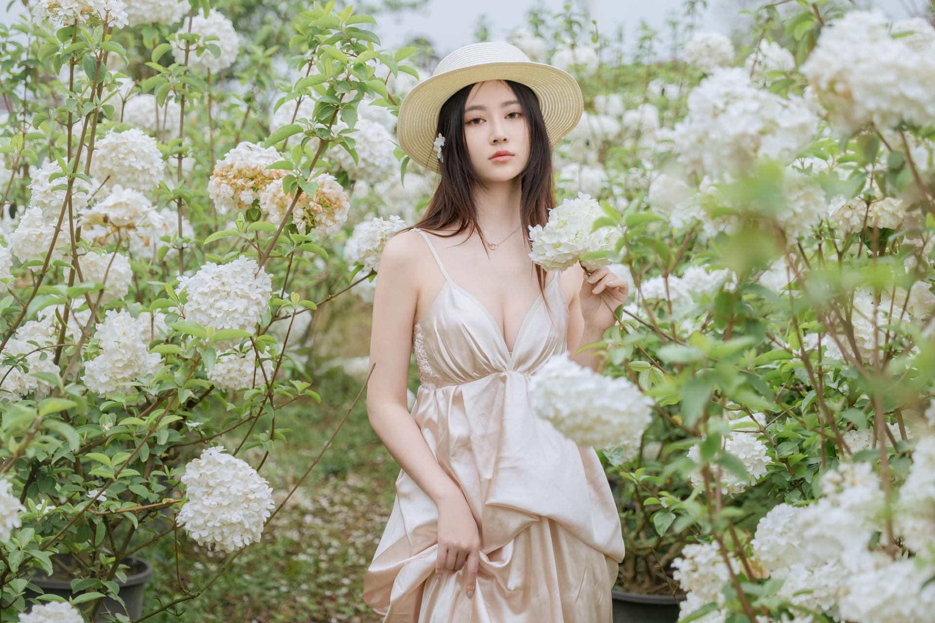 [Photo Set] Nnian bộ ảnh outdoor shoot, leg-focused poses 82P