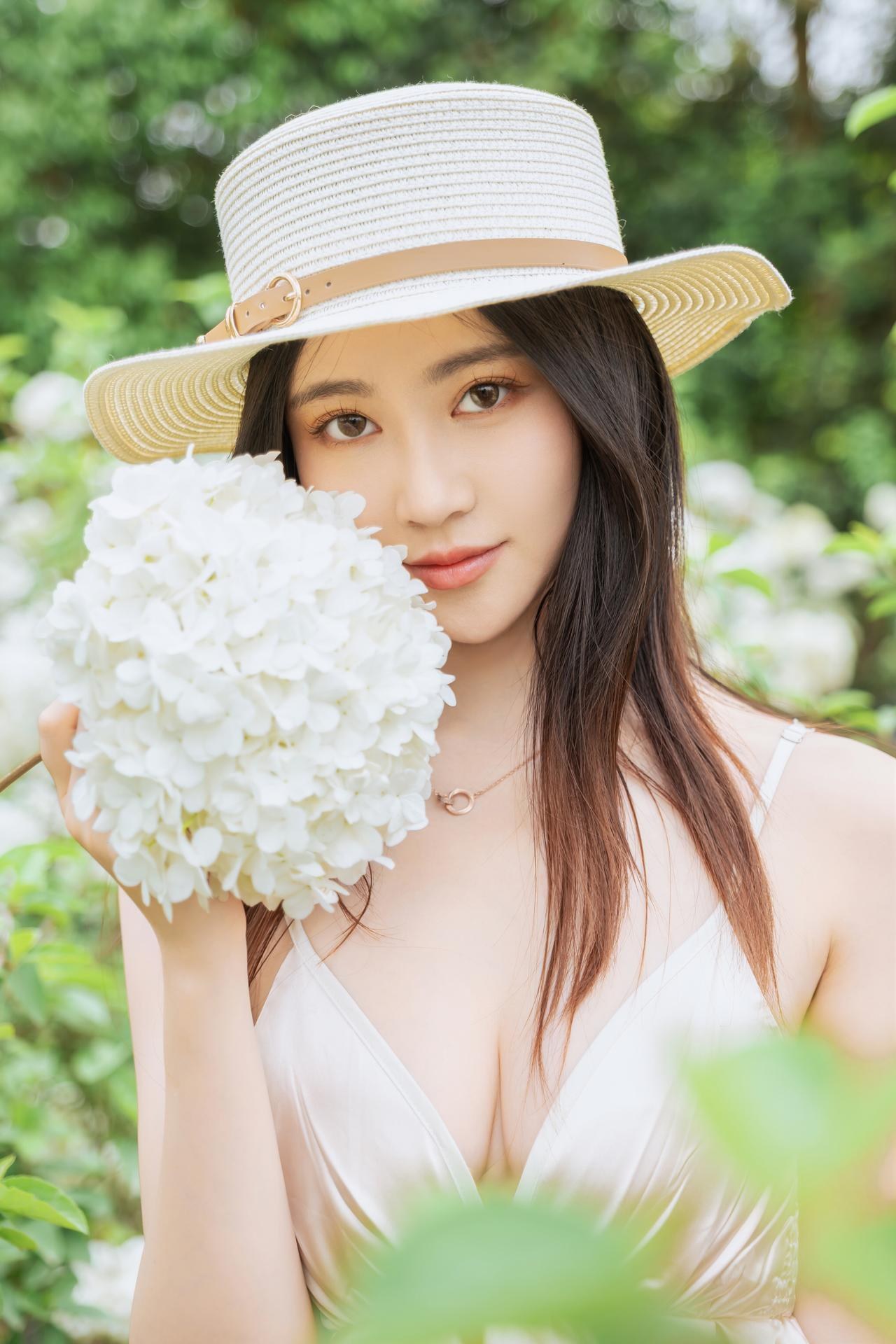 [Photo Set] Nnian bộ ảnh outdoor shoot, leg-focused poses 82P