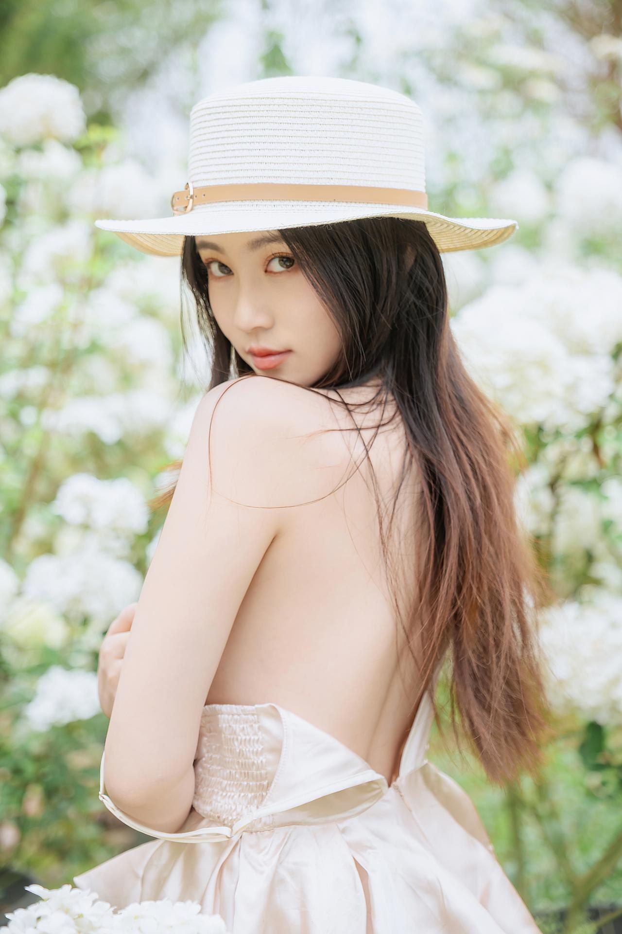 [Photo Set] Nnian bộ ảnh outdoor shoot, leg-focused poses 82P