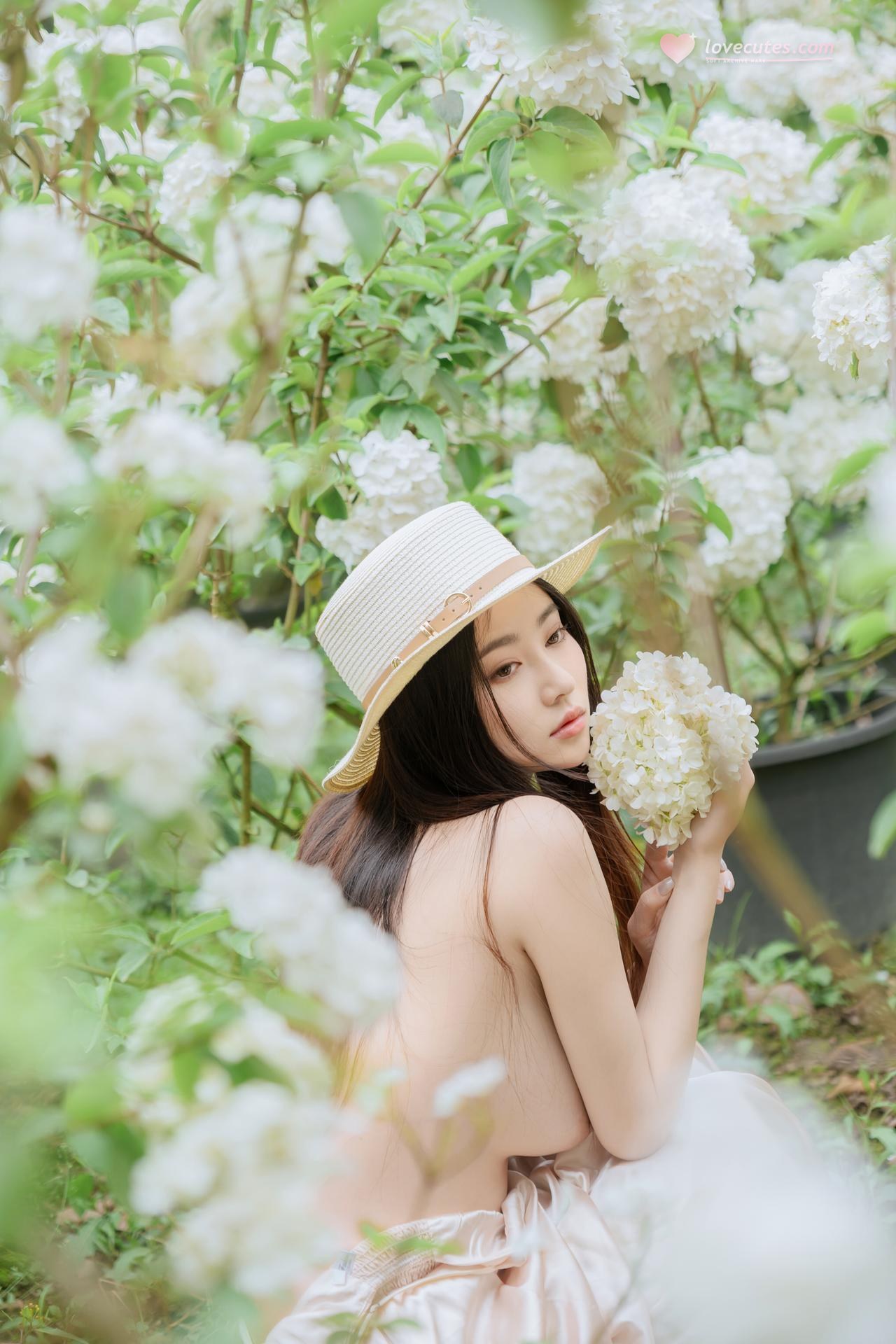 [写真] 年年Nnian - 木绣球：花园木绣球白裙 户外美腿写真 82P