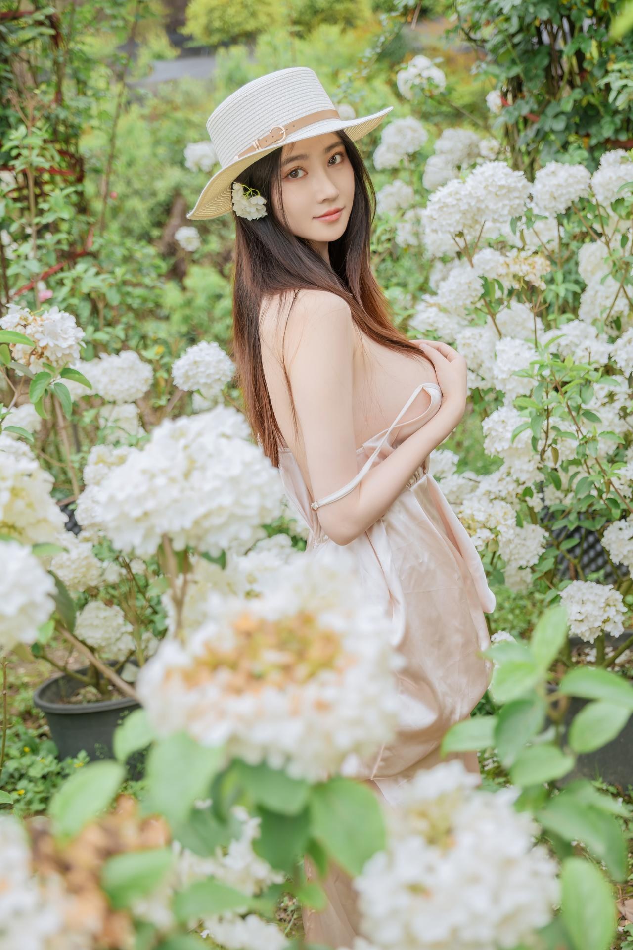 [Photo Set] Nnian - MissKON coser outdoor shoot, leg-focused poses 82P