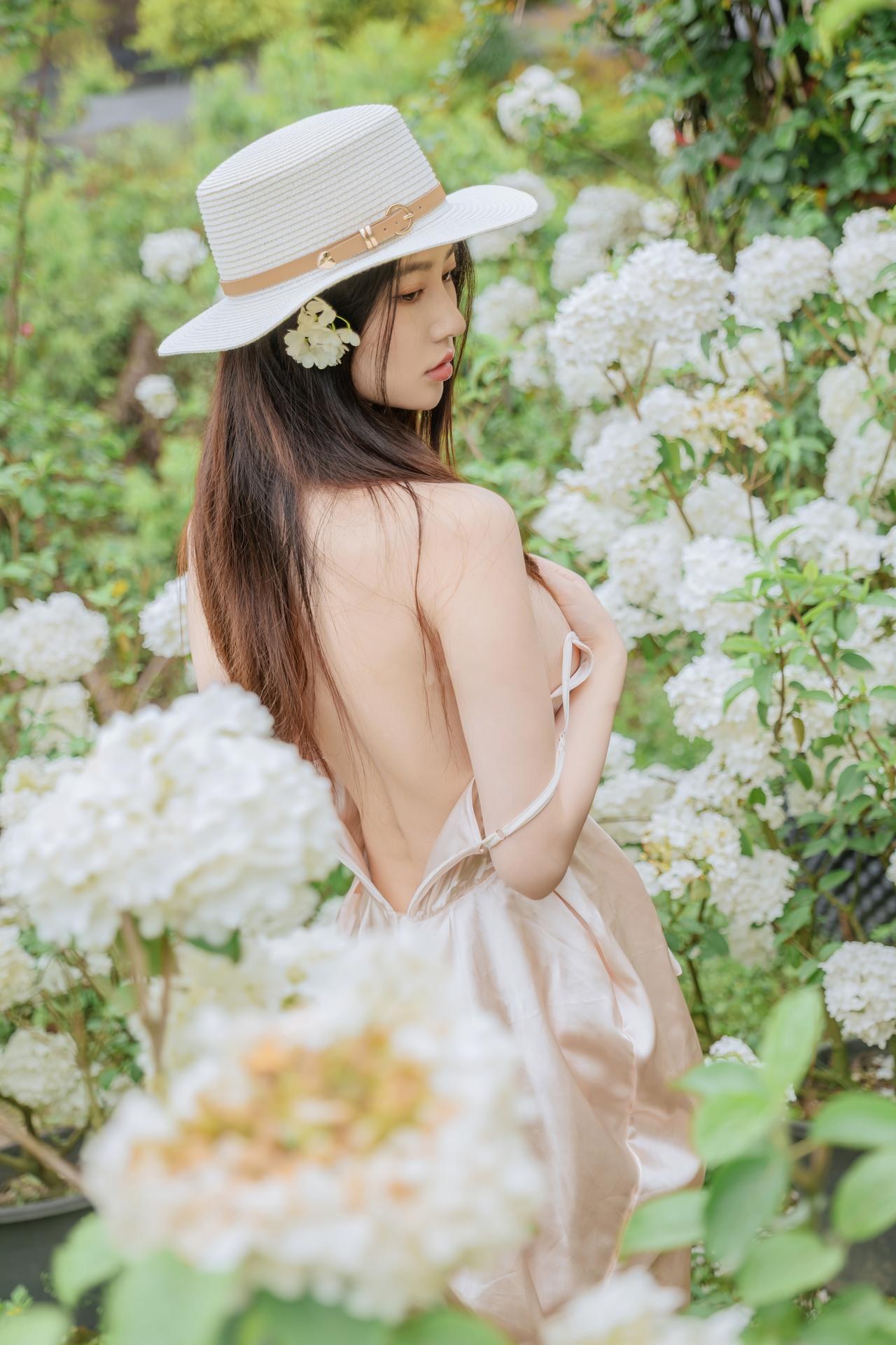 [Photo Set] Nnian - MissKON coser outdoor shoot, leg-focused poses 82P