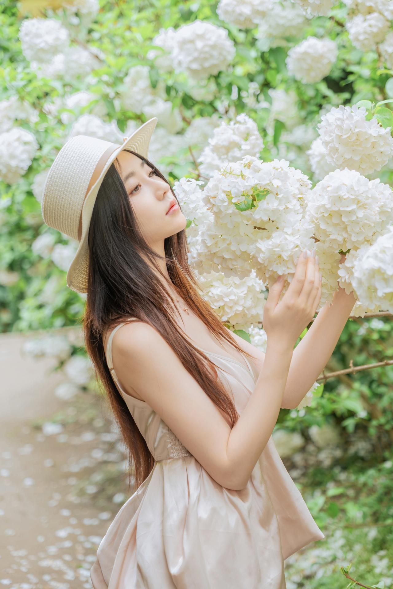 [Photo Set] Nnian - MissKON coser outdoor shoot, leg-focused poses 82P