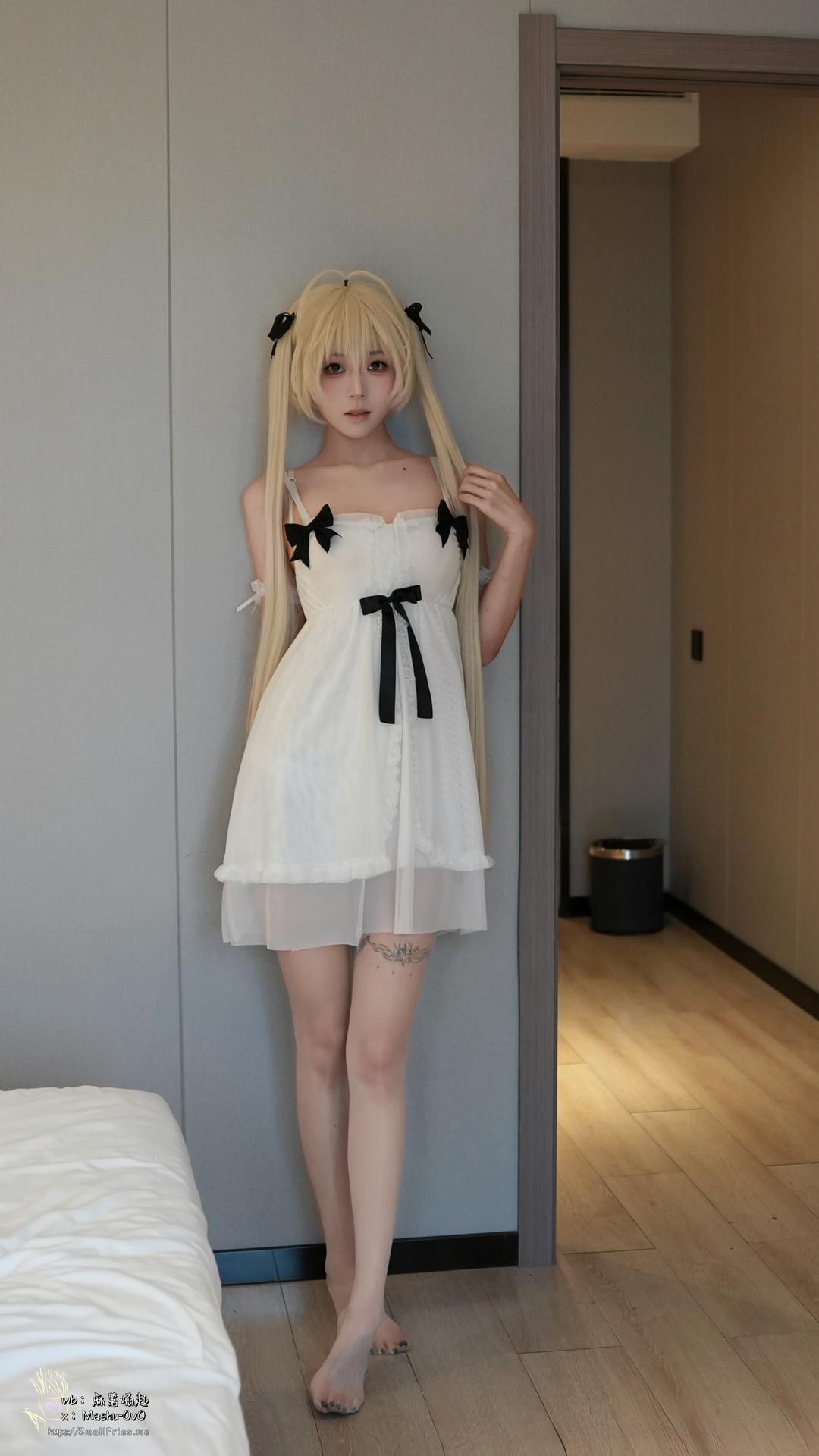 [コスプレ] 麻薯好吃 - 缘之空 春日野穹夜泊 白发穹妹夜泊私房 美腿还原 86P