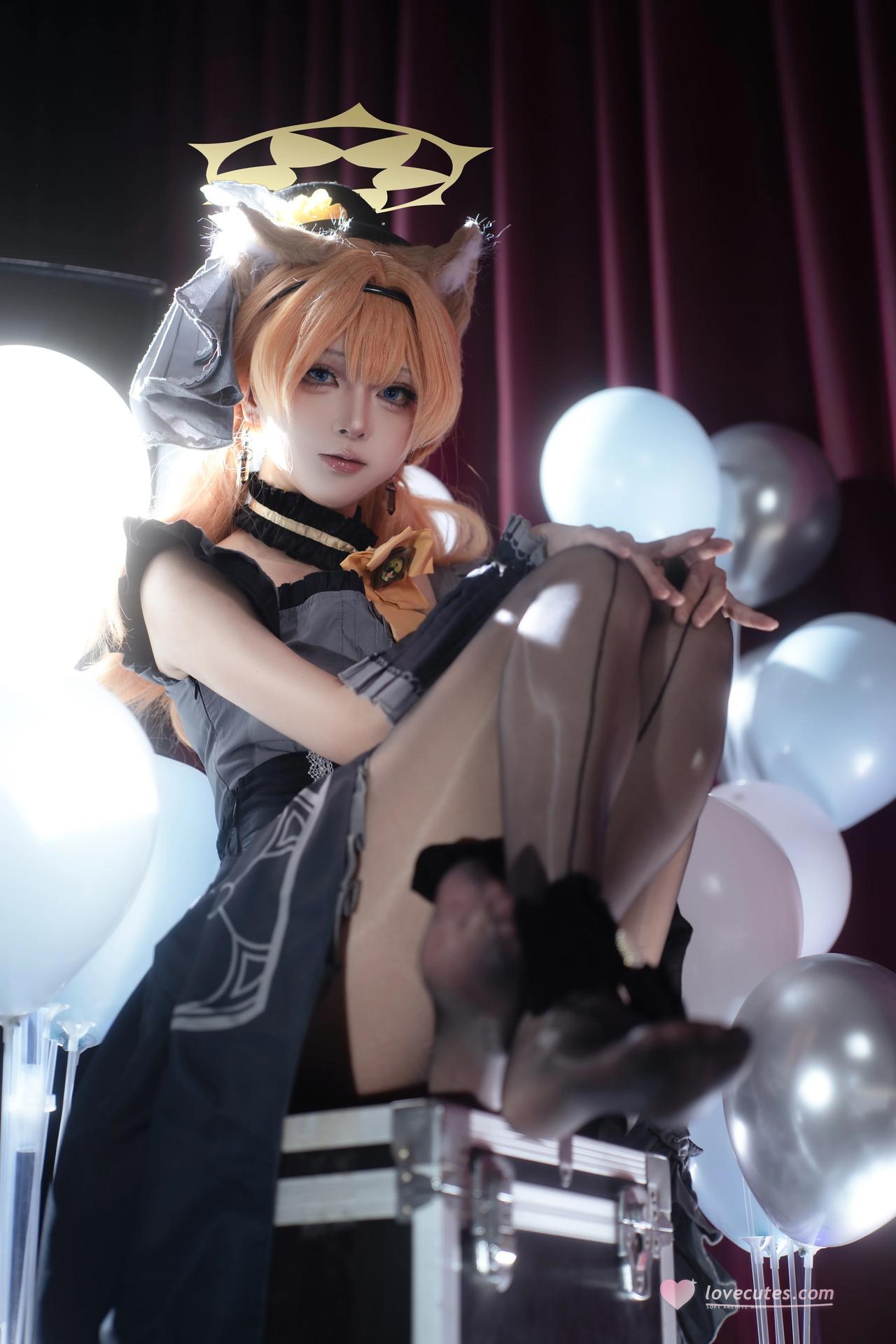 [cosplay] 矢量鱼 - 蔚藍档案 伊落玛丽偶像：偶像禮服黑絲 舞台美腿還原 40P