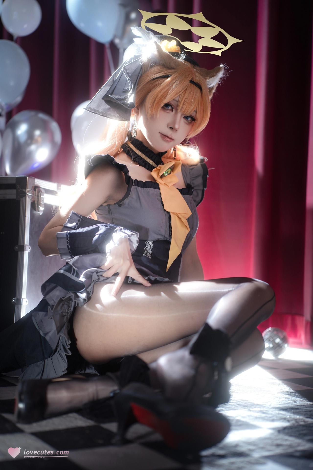 [cosplay] 矢量鱼 - 蔚藍档案 伊落玛丽偶像：偶像禮服黑絲 舞台美腿還原 40P