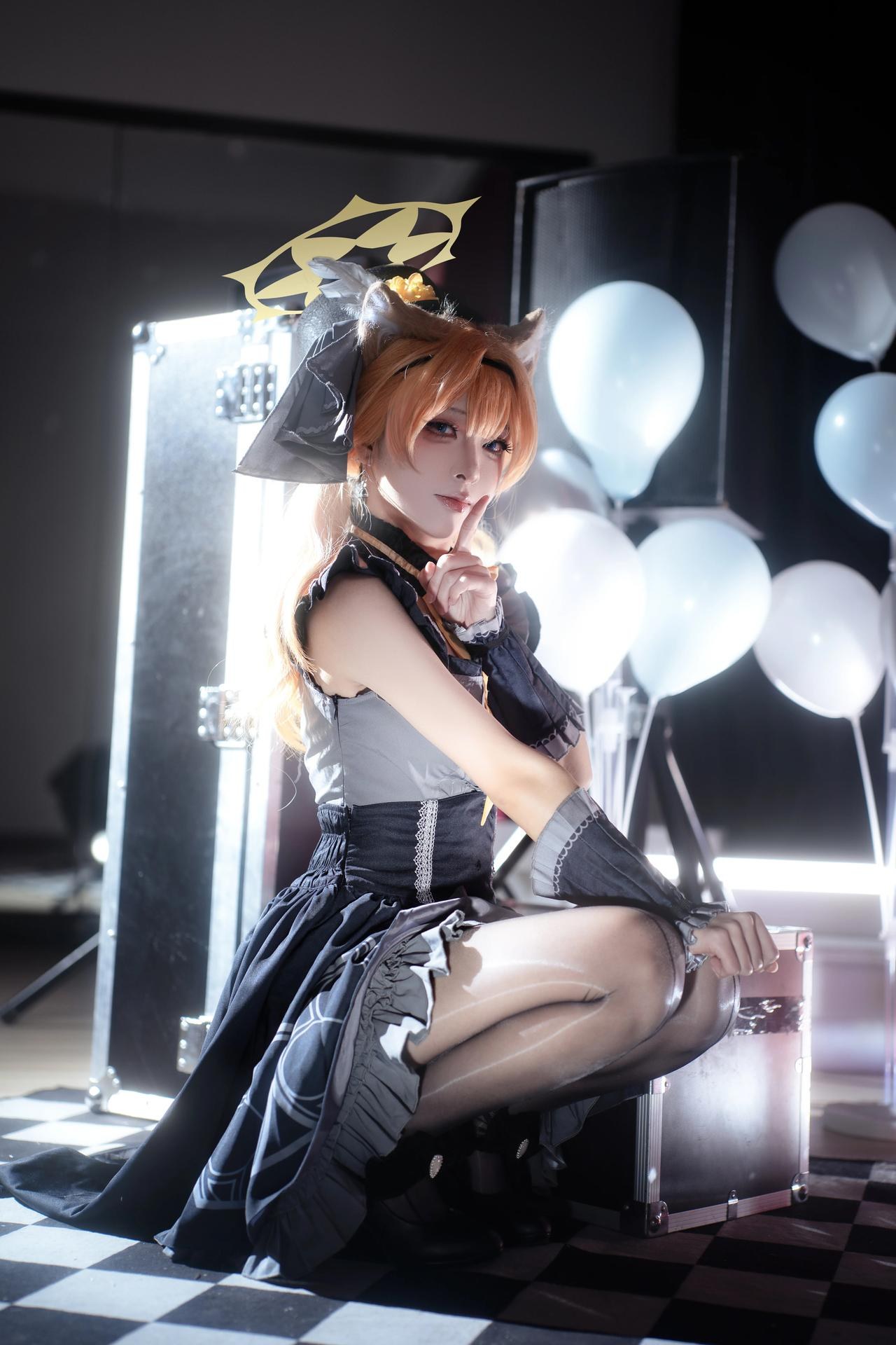 [cosplay] 矢量鱼 - 蔚蓝档案 伊落玛丽偶像：偶像礼服黑丝 舞台美腿还原 40P