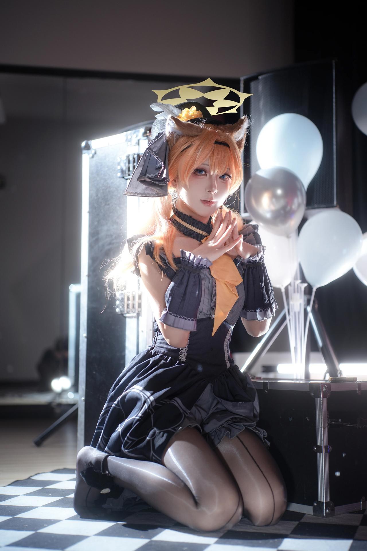 [cosplay] 矢量鱼 - 蔚蓝档案 伊落玛丽偶像：偶像礼服黑丝 舞台美腿还原 40P