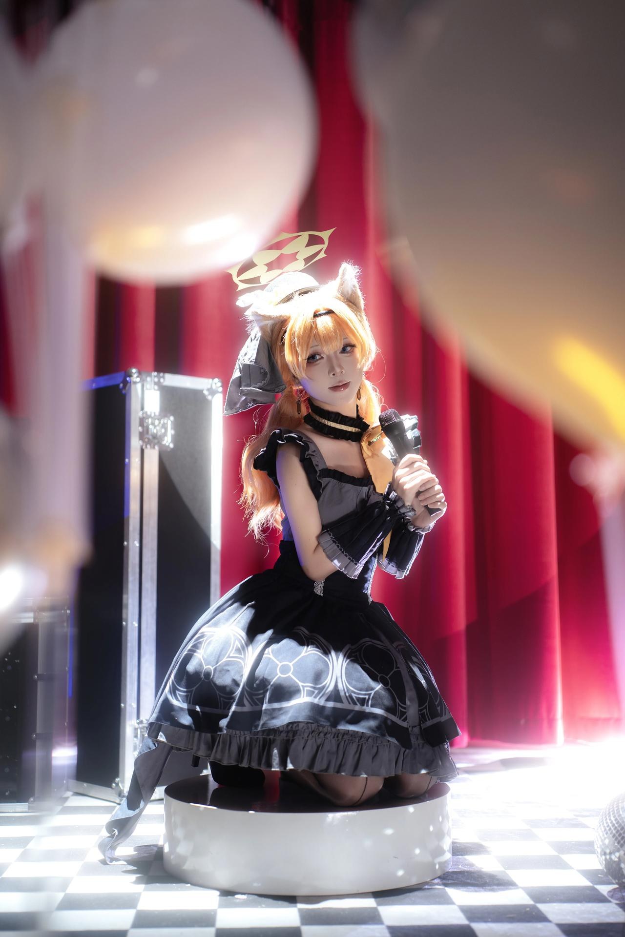 [cosplay] 矢量鱼 - 蔚蓝档案 伊落玛丽偶像：偶像礼服黑丝 舞台美腿还原 40P