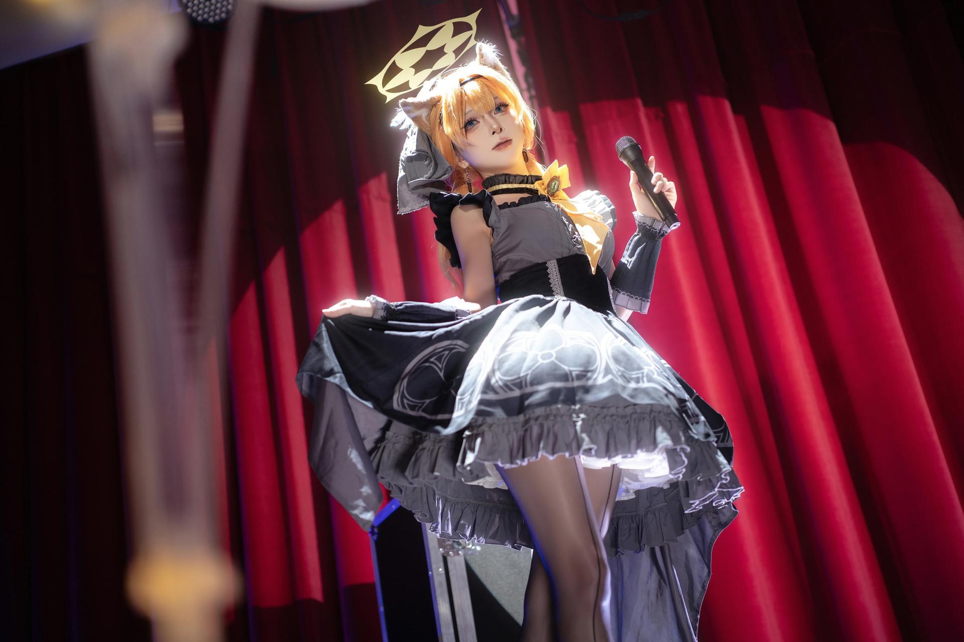 [cosplay] 矢量鱼 - 蔚蓝档案 伊落玛丽偶像：偶像礼服黑丝 舞台美腿还原 40P