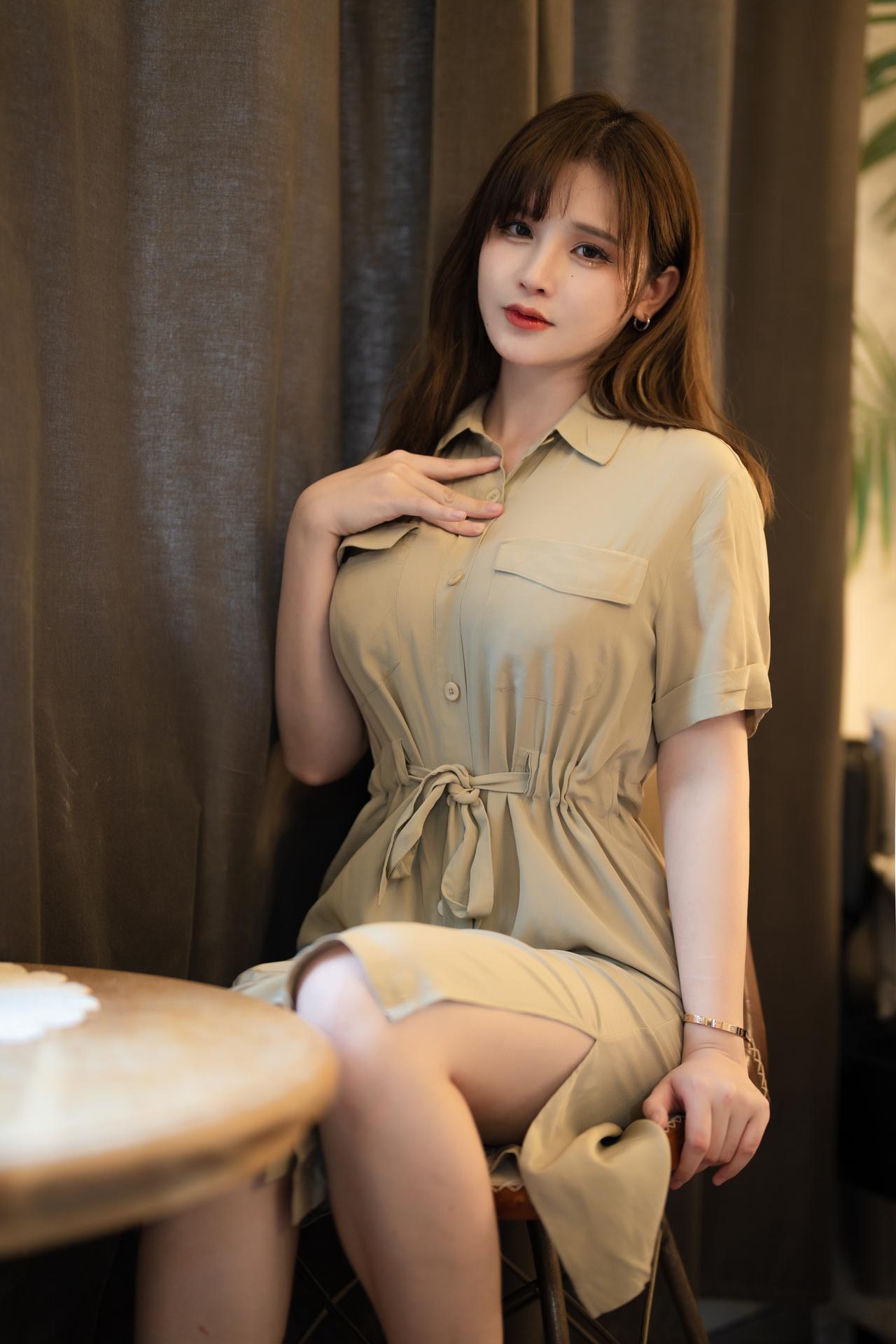 [Private Room] Qianyu rr - MissKON coser private-room photos, lingerie, busty styling, leg-focused poses 87P