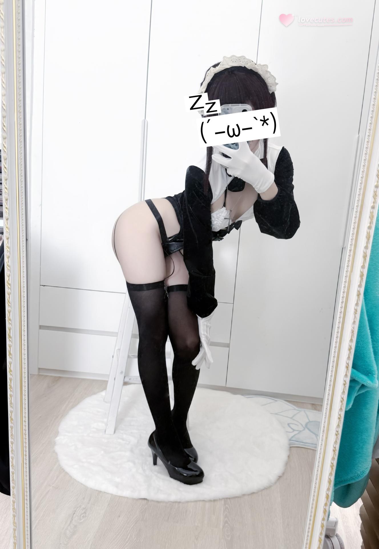 [Photo Set] Etsu_ko - MissKON coser maid, black stockings, uniform styling, leg-focused poses 36P