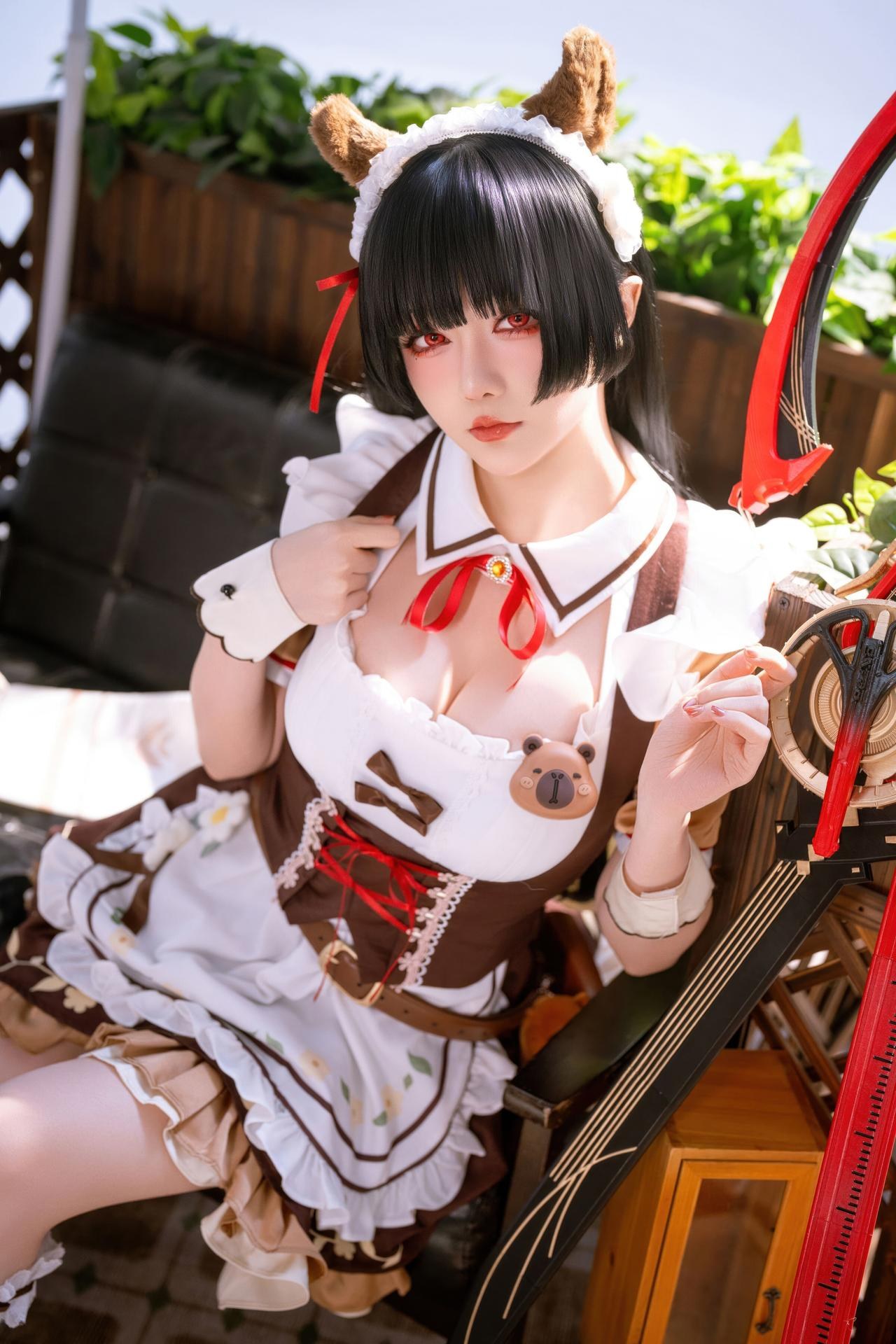 [cosplay] 星之迟迟Hoshilily - 鳴潮 千咲·聯動咖啡女僕：咖啡女僕紅白造型 美腿還原 42P