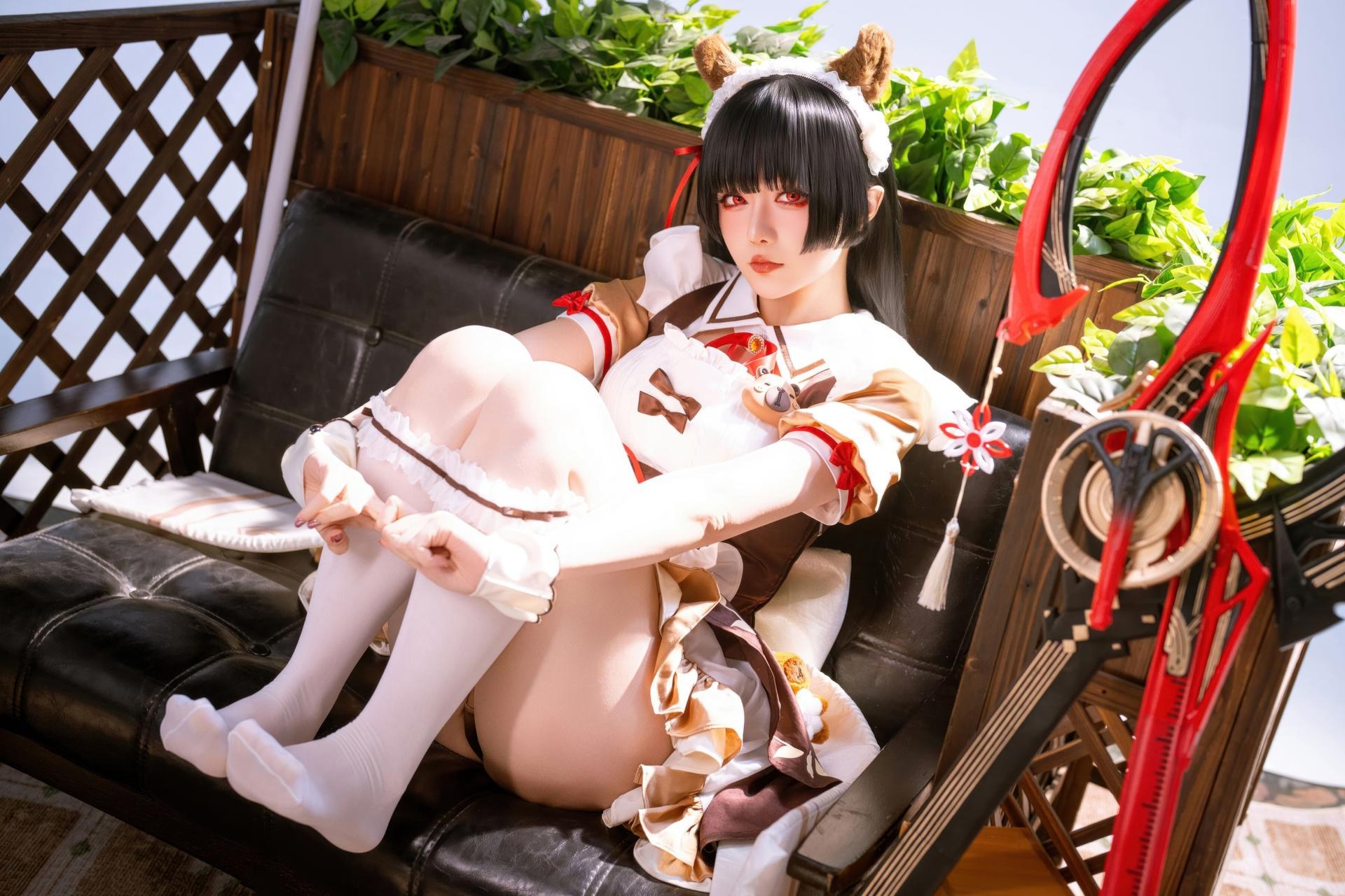 [cosplay] 星之迟迟Hoshilily - 鳴潮 千咲·聯動咖啡女僕：咖啡女僕紅白造型 美腿還原 42P