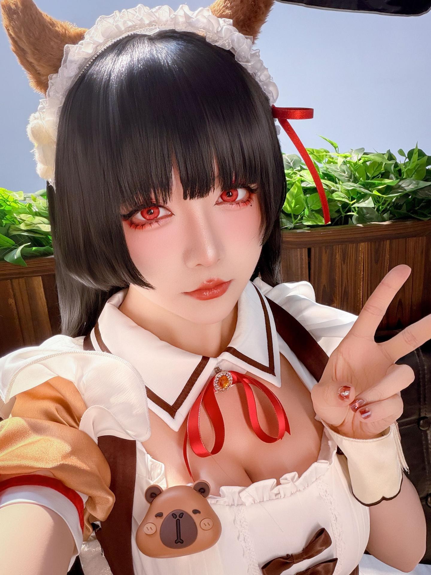 [cosplay] 星之迟迟Hoshilily - 鳴潮 千咲·聯動咖啡女僕：咖啡女僕紅白造型 美腿還原 42P