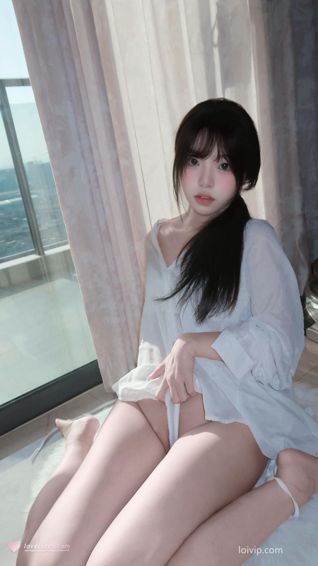 [Private Room] Nide Zhenzhenu - MissKON coser private-room photos, bathroom set, leg-focused poses, video extras 66P2V