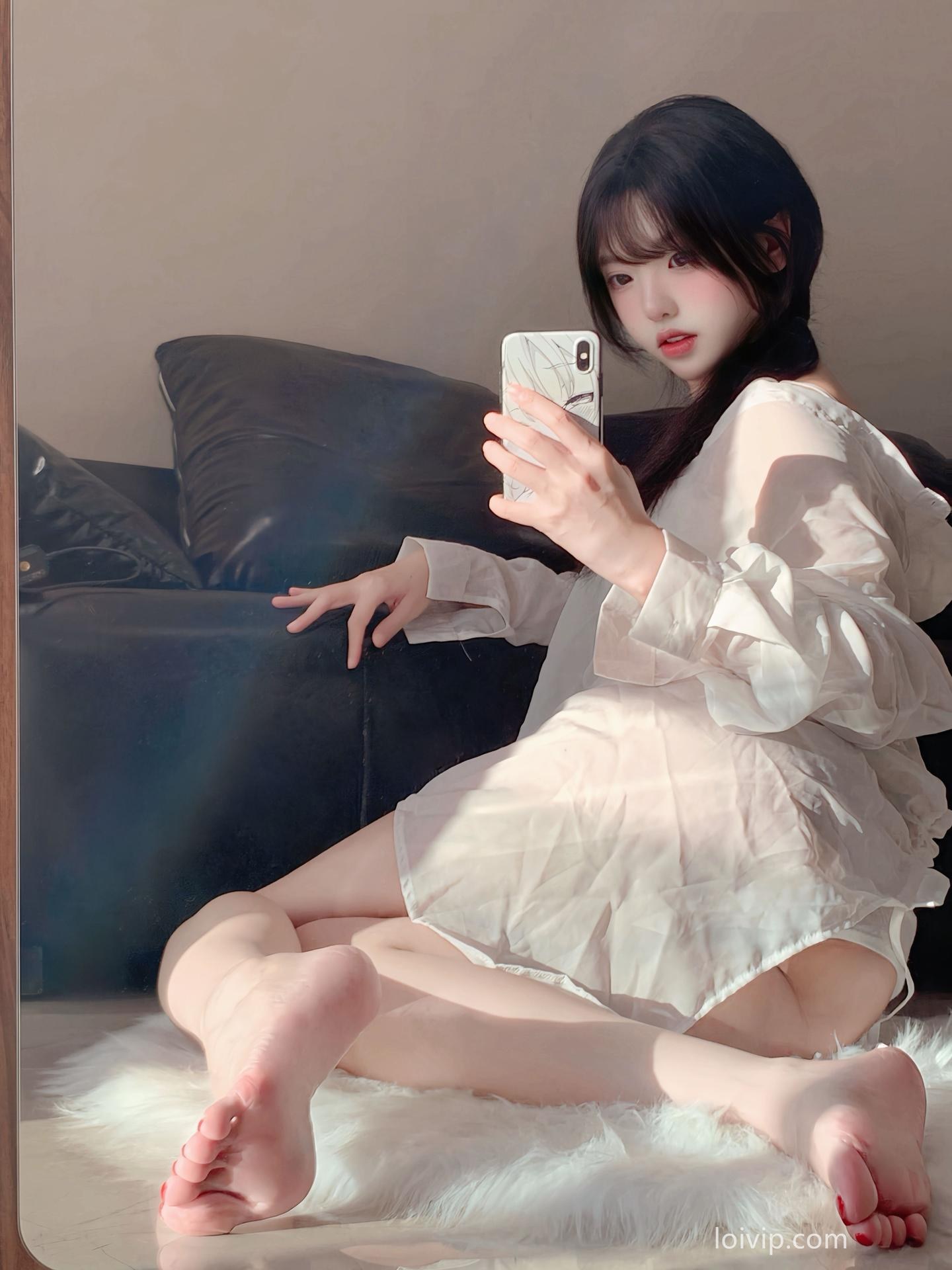 [Private Room] Nide Zhenzhenu - MissKON coser private-room photos, bathroom set, leg-focused poses, video extras 66P2V