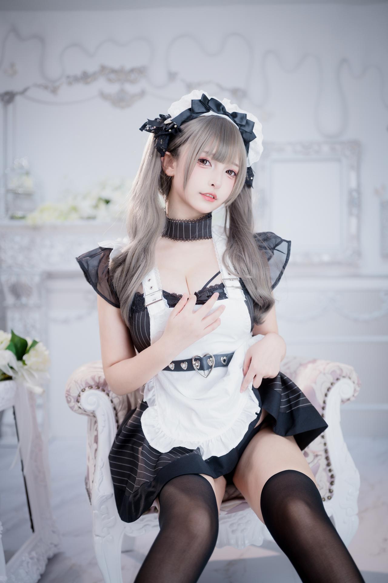[프라이빗 룸] 神楽坂真冬 - 妄想女仆 黑白女仆情趣 黑丝美腿视频 75P2V
