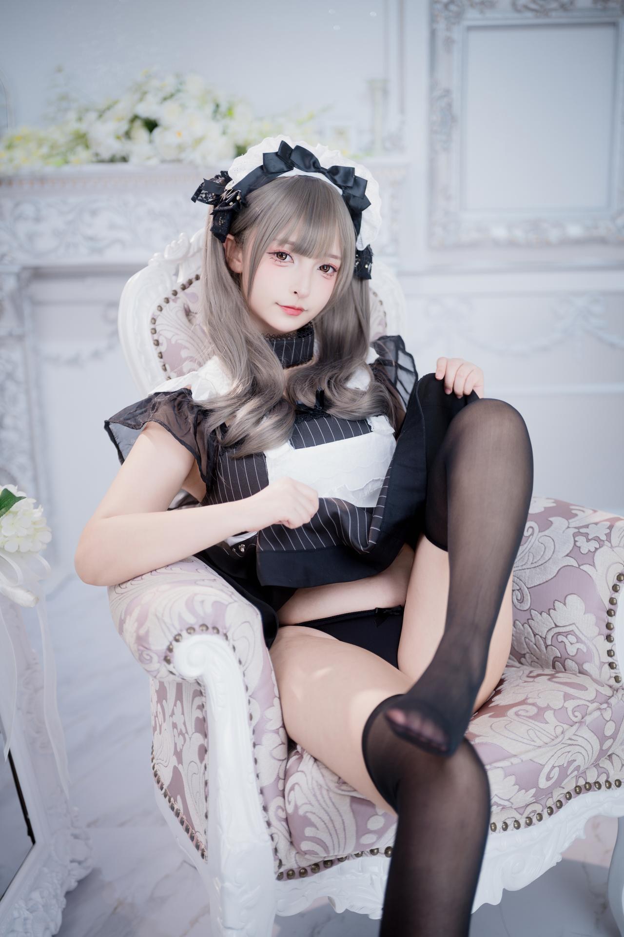 [프라이빗 룸] 神楽坂真冬 - 妄想女仆 黑白女仆情趣 黑丝美腿视频 75P2V