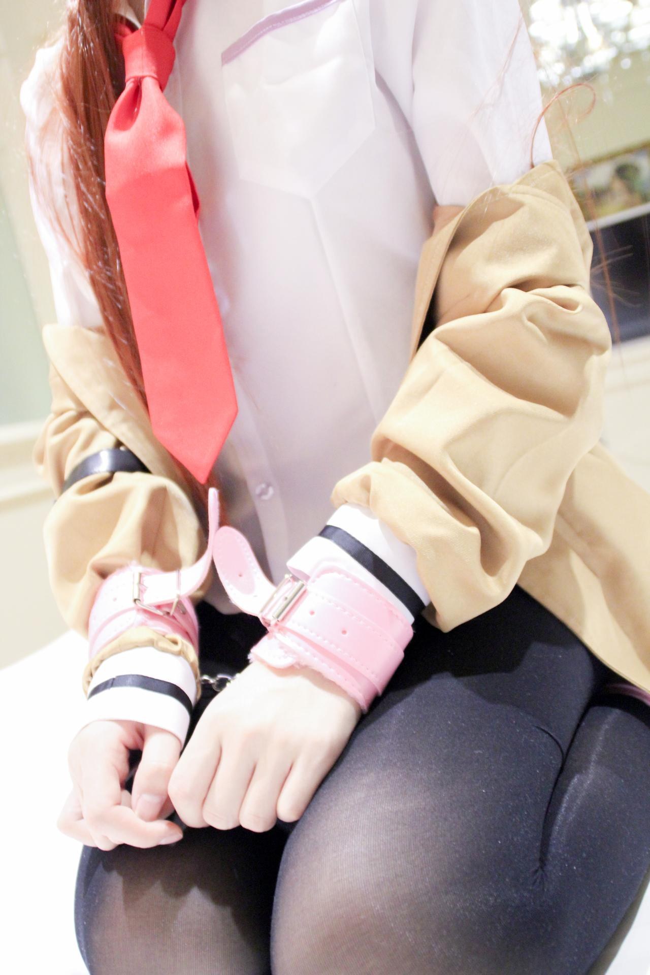 [cosplay] 少女映画 - 牧濑红莉栖：黑丝学生装翘臀大尺度角色还原 65P