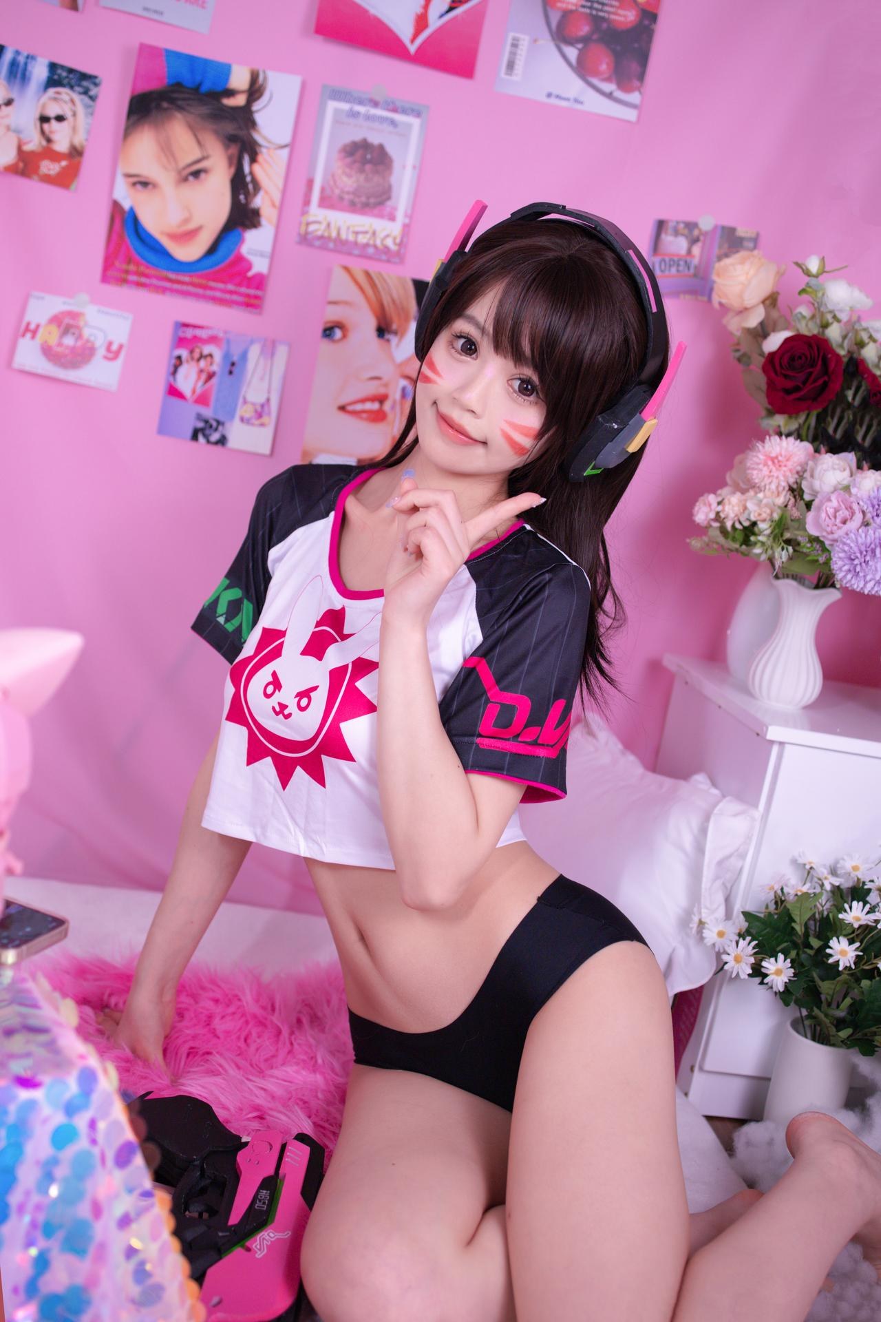 [cosplay] 星黛鹿鹿 - DVA：游戏角色紧身衣美腿还原 39P