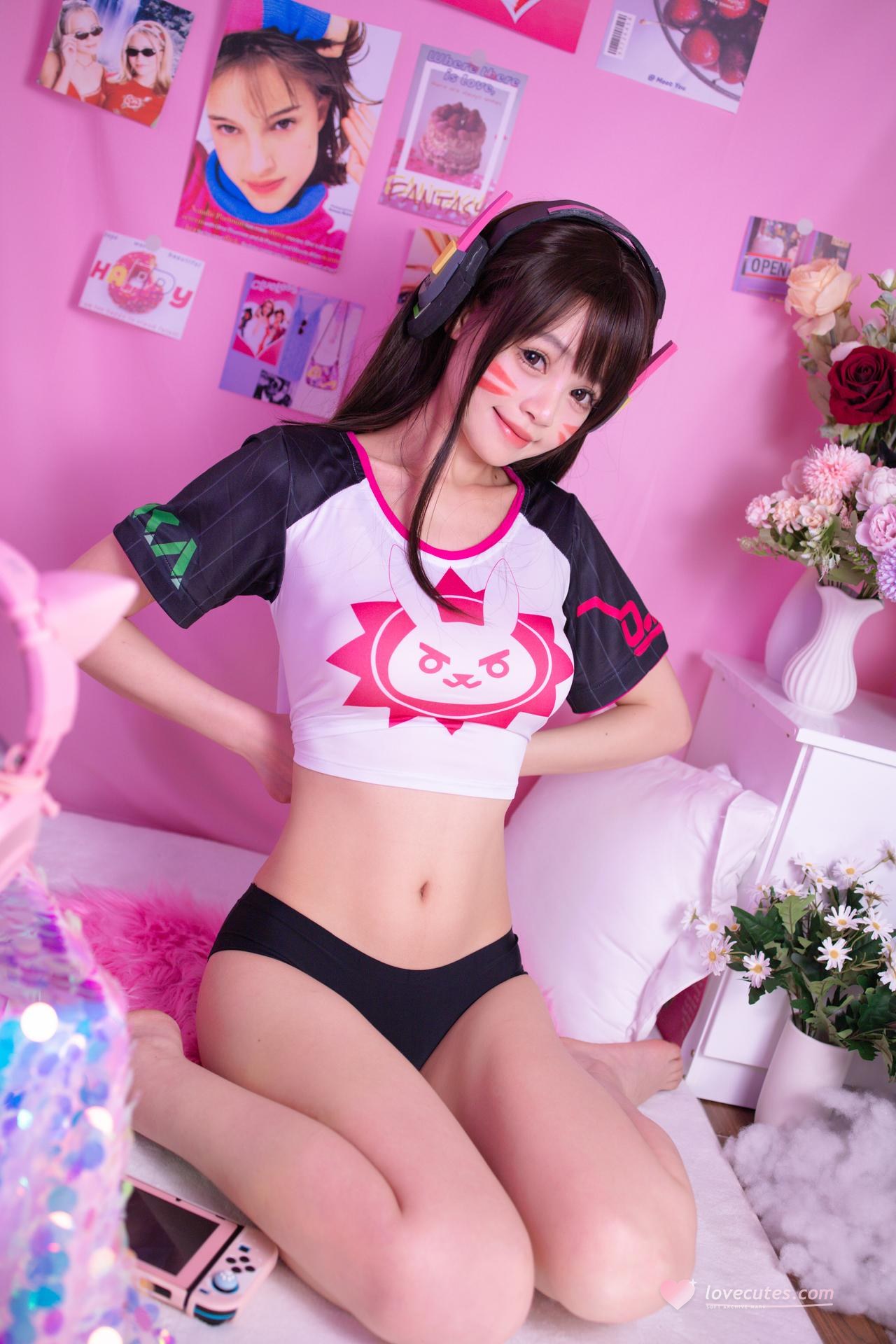 [cosplay] 星黛鹿鹿 - DVA：游戏角色紧身衣美腿还原 39P
