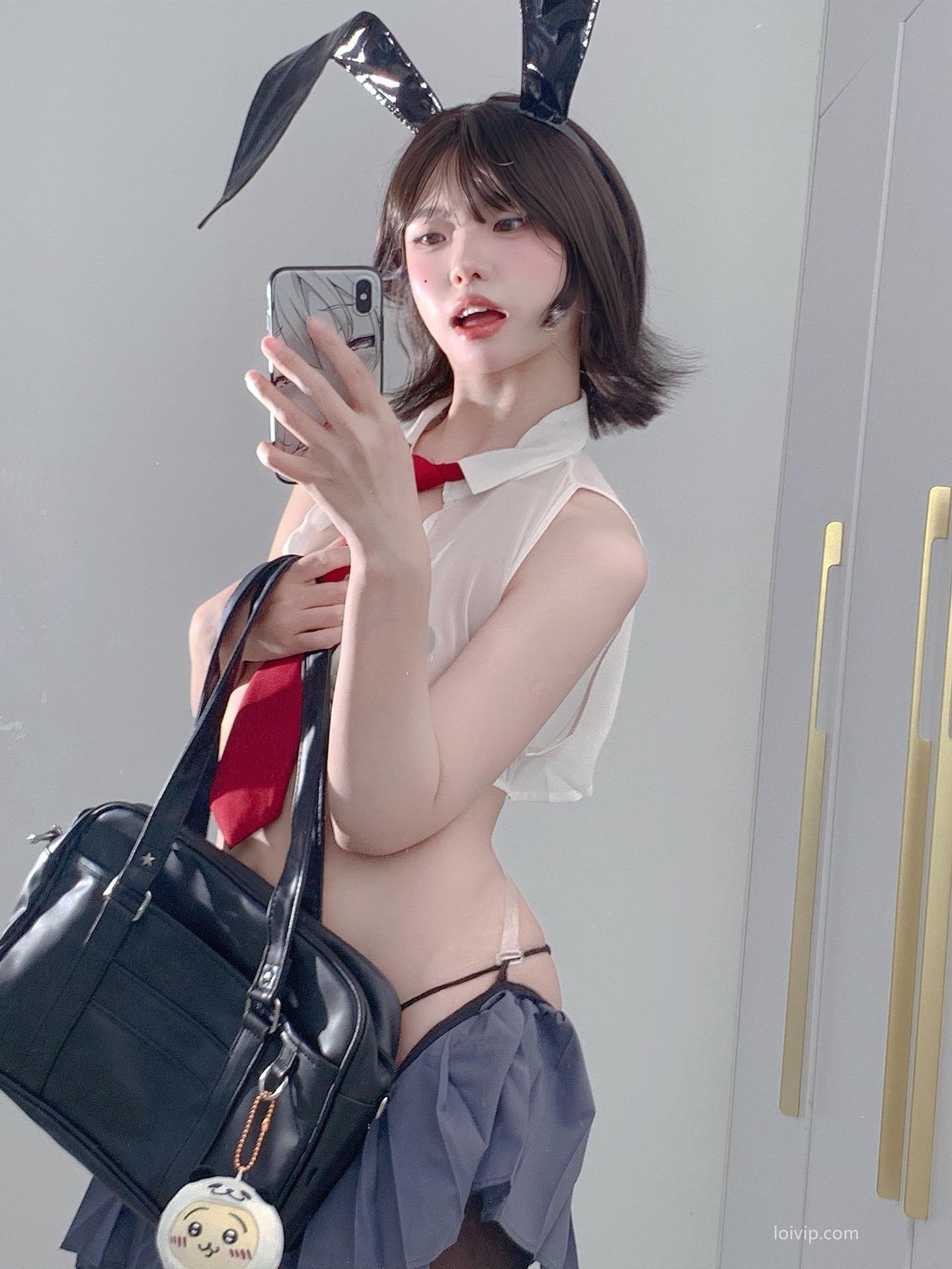 [私房] 你的真真u - 反差学姐：制服学姐黑丝大尺度私房 70P2V