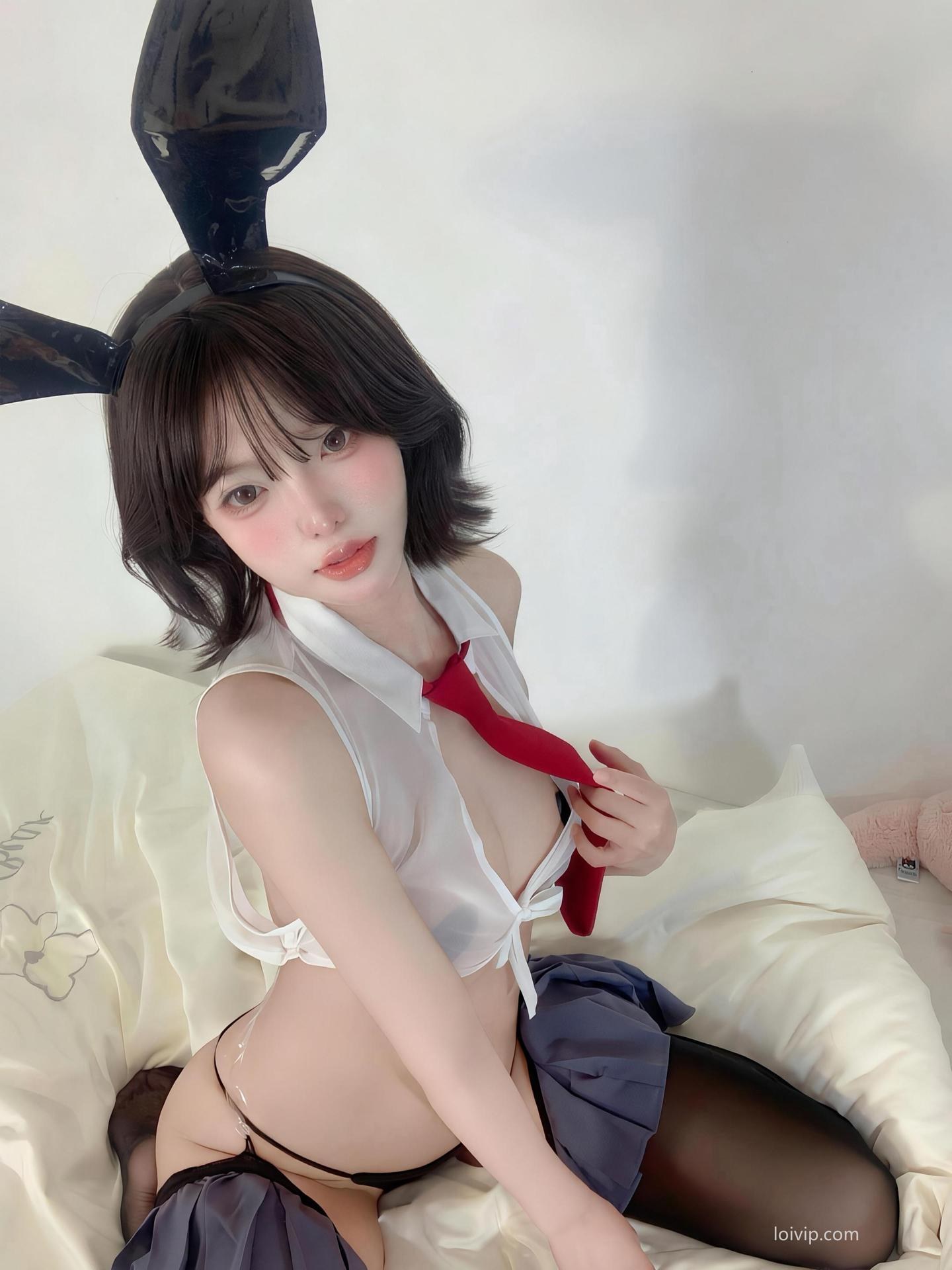 [私房] 你的真真u - 反差学姐：制服学姐黑丝大尺度私房 70P2V