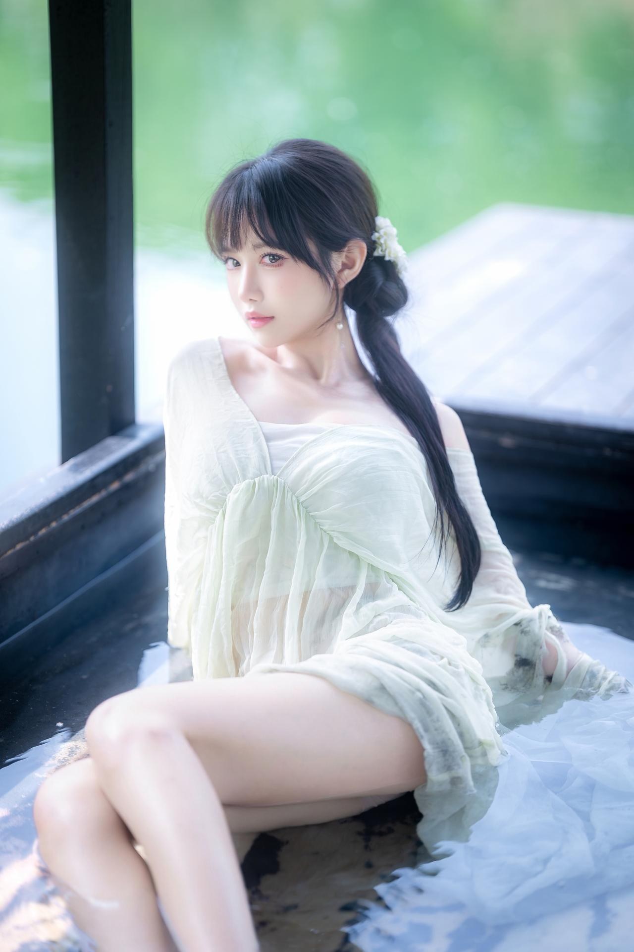 [写真] Shika小鹿鹿 - 江南水色：古风水色湿身美腿写真 65P3V