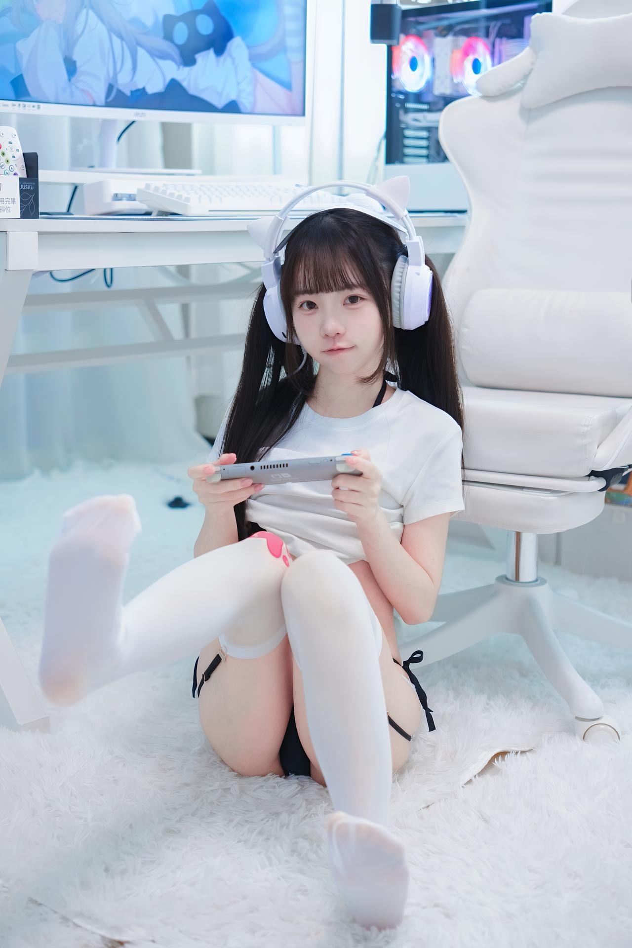 [私房] 可可小白兔 - 不要打遊戲惹打兔兔：兔系內衣翹臀大尺度寫真 76P