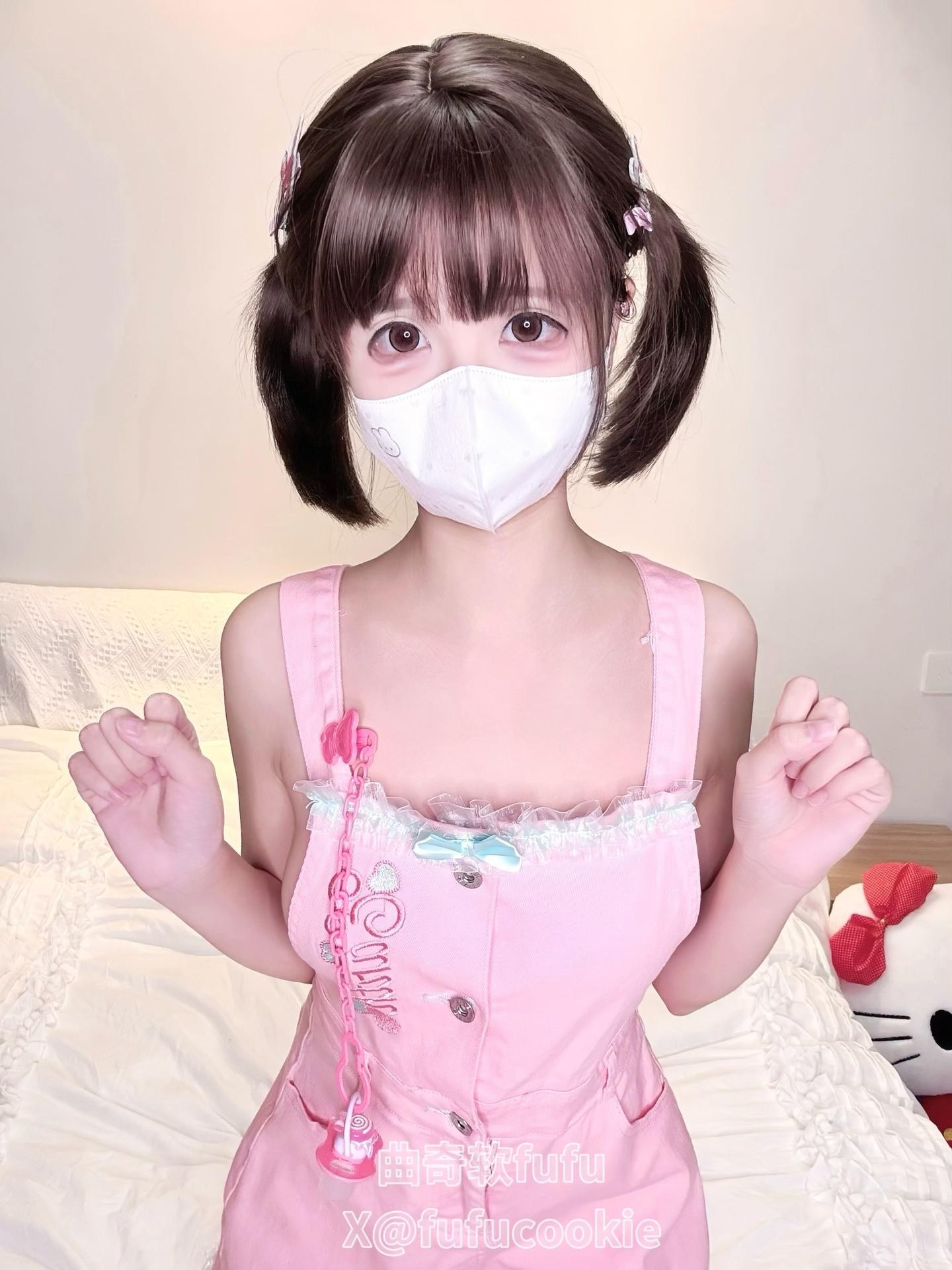 [私房] 曲奇軟fufu - 女儿服：甜系內衣美腿大尺度私房 32P3V