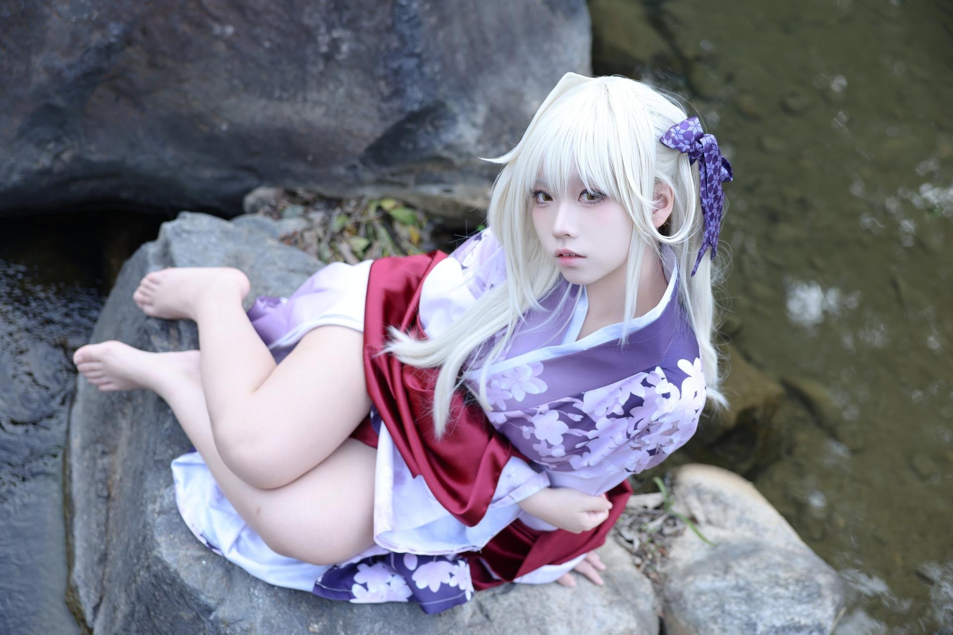 [cosplay] G44不会受伤 - 恋冢爱：恋冢爱角色還原美腿大尺度 58P