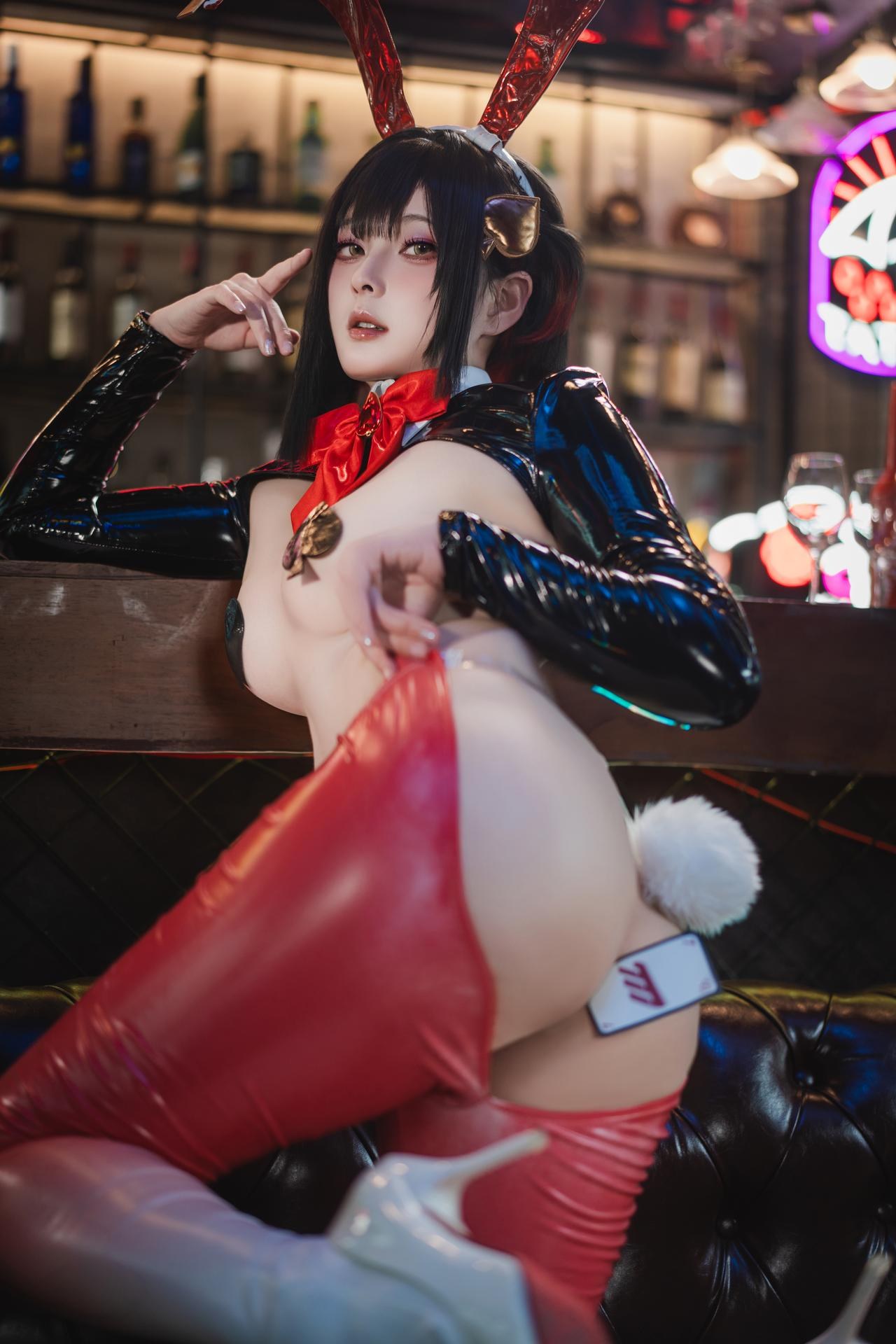 [Cosplay] Natsuko Xiaxiazi - NIKKE Rouge Reverse Bunny Cosplay Photo Set 63P