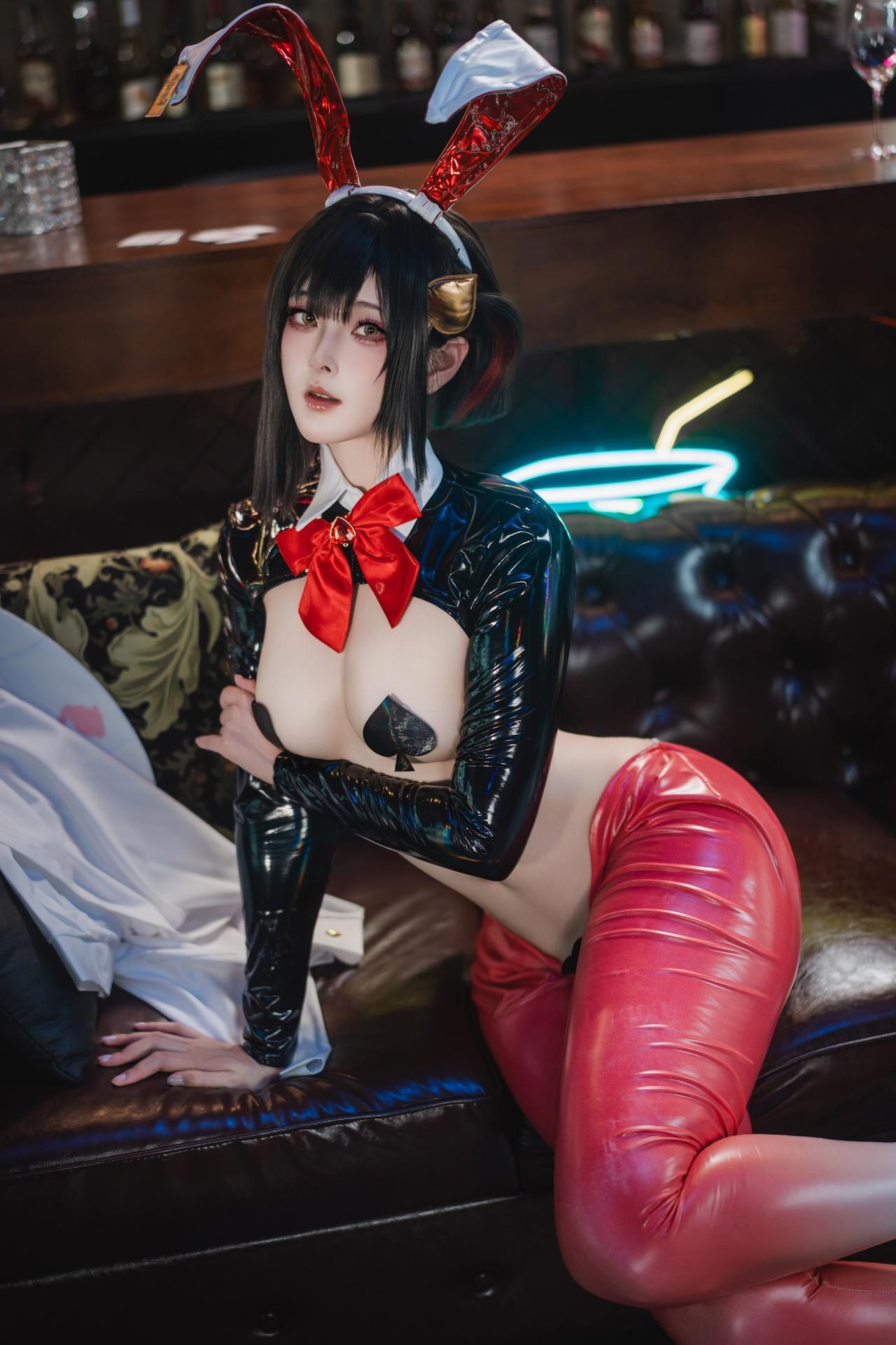 [Cosplay] Natsuko Xiaxiazi - NIKKE Rouge Reverse Bunny Cosplay Photo Set 63P