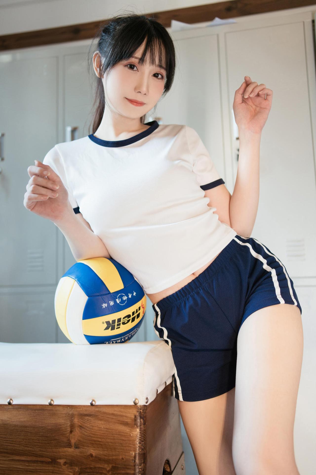 [寫真] 焖焖碳 - 体操服：美腿大尺度寫真 30P