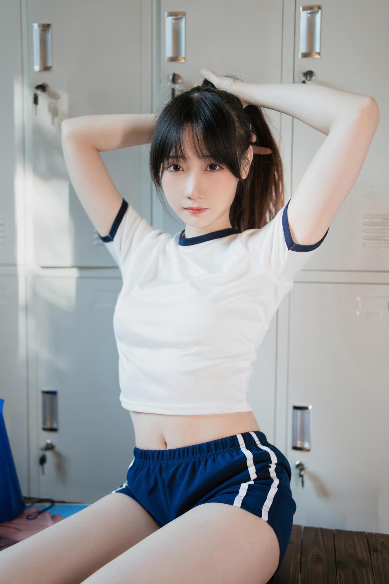 [寫真] 焖焖碳 - 体操服：美腿大尺度寫真 30P