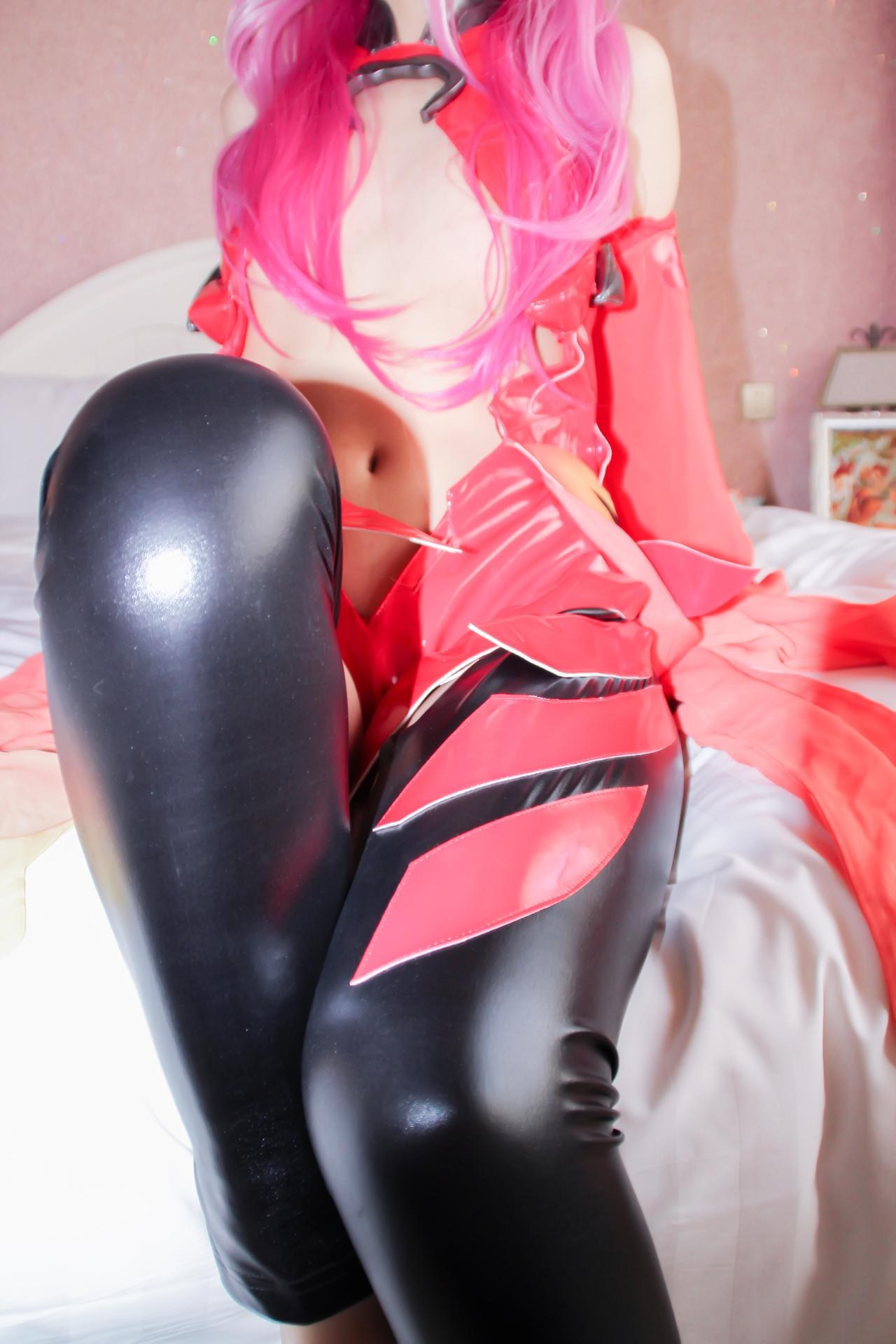 [Cosplay] Shaonv Yinghua - Guilty Crown Yuzuriha Inori: adult styling topless details curvy hips photo set 151P