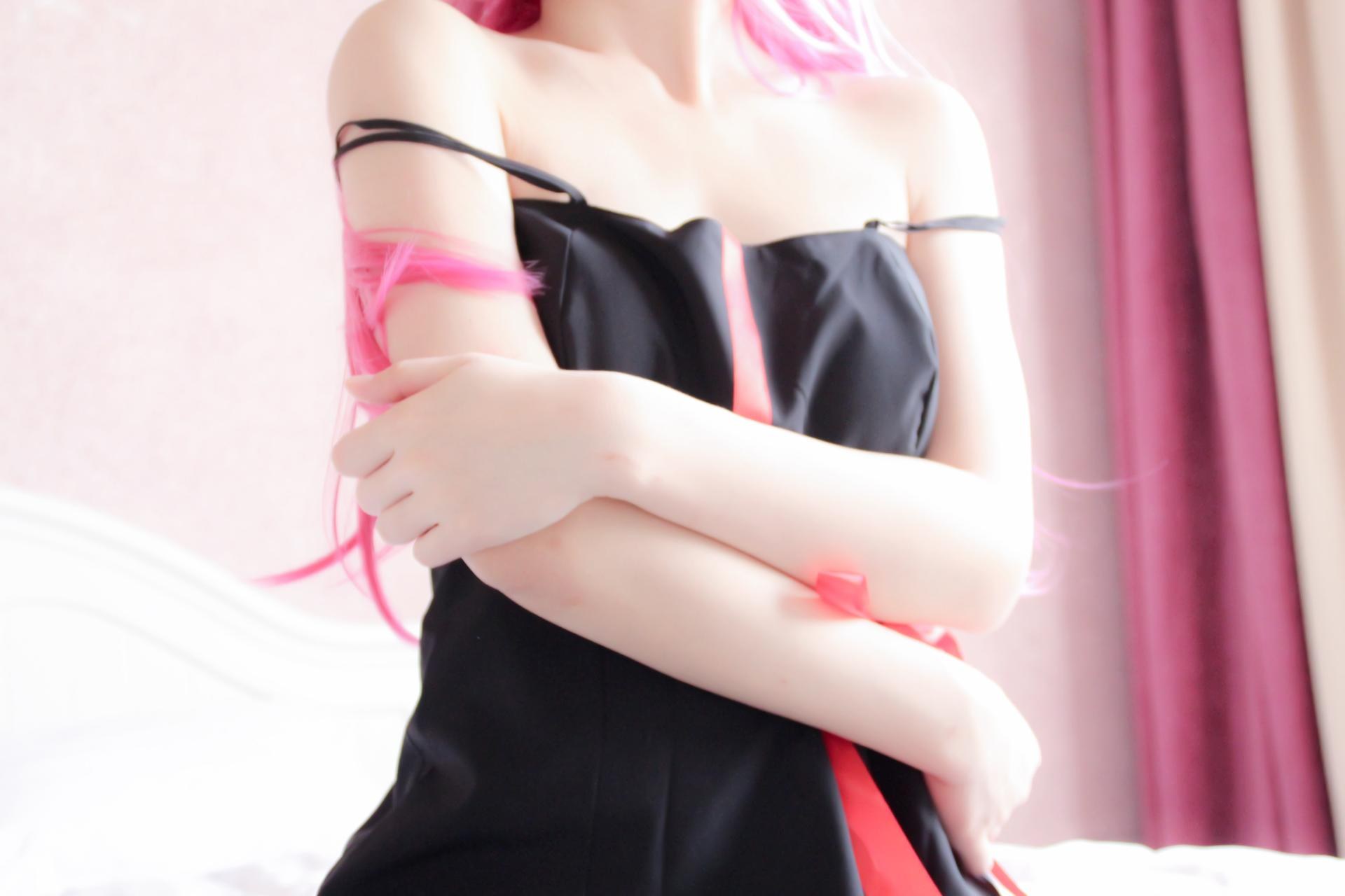 [Cosplay] Shaonv Yinghua - Guilty Crown Yuzuriha Inori: adult styling topless details curvy hips photo set 151P