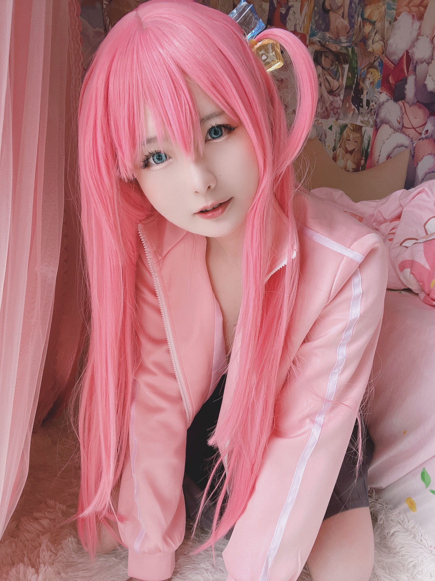 [cosplay] 习呆呆 - 波奇酱：露穴翘臀蕾丝内衣大尺度角色还原 20P1V