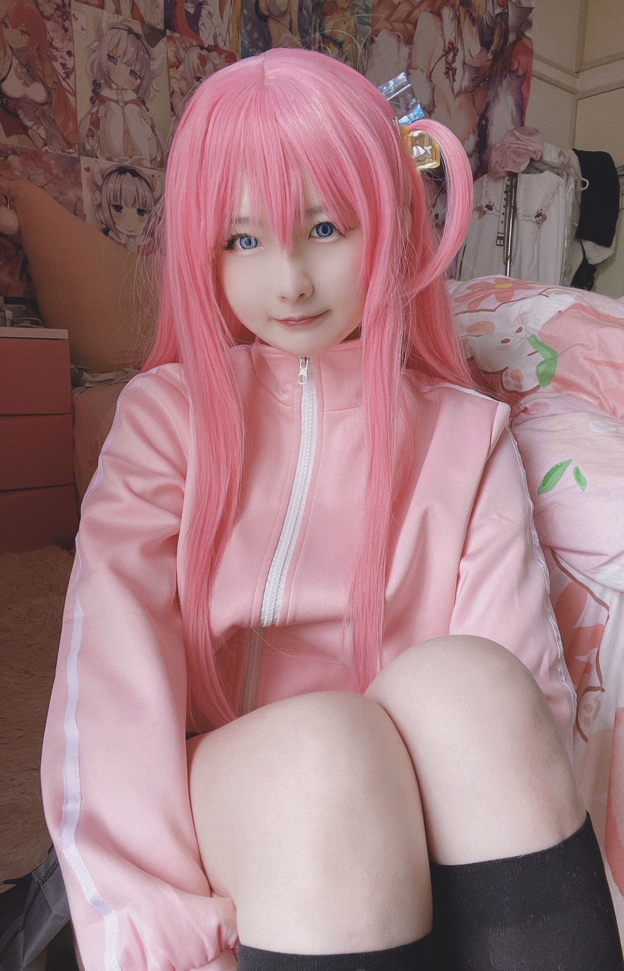 [cosplay] 习呆呆 - 波奇酱：露穴翘臀蕾丝内衣大尺度角色还原 20P1V
